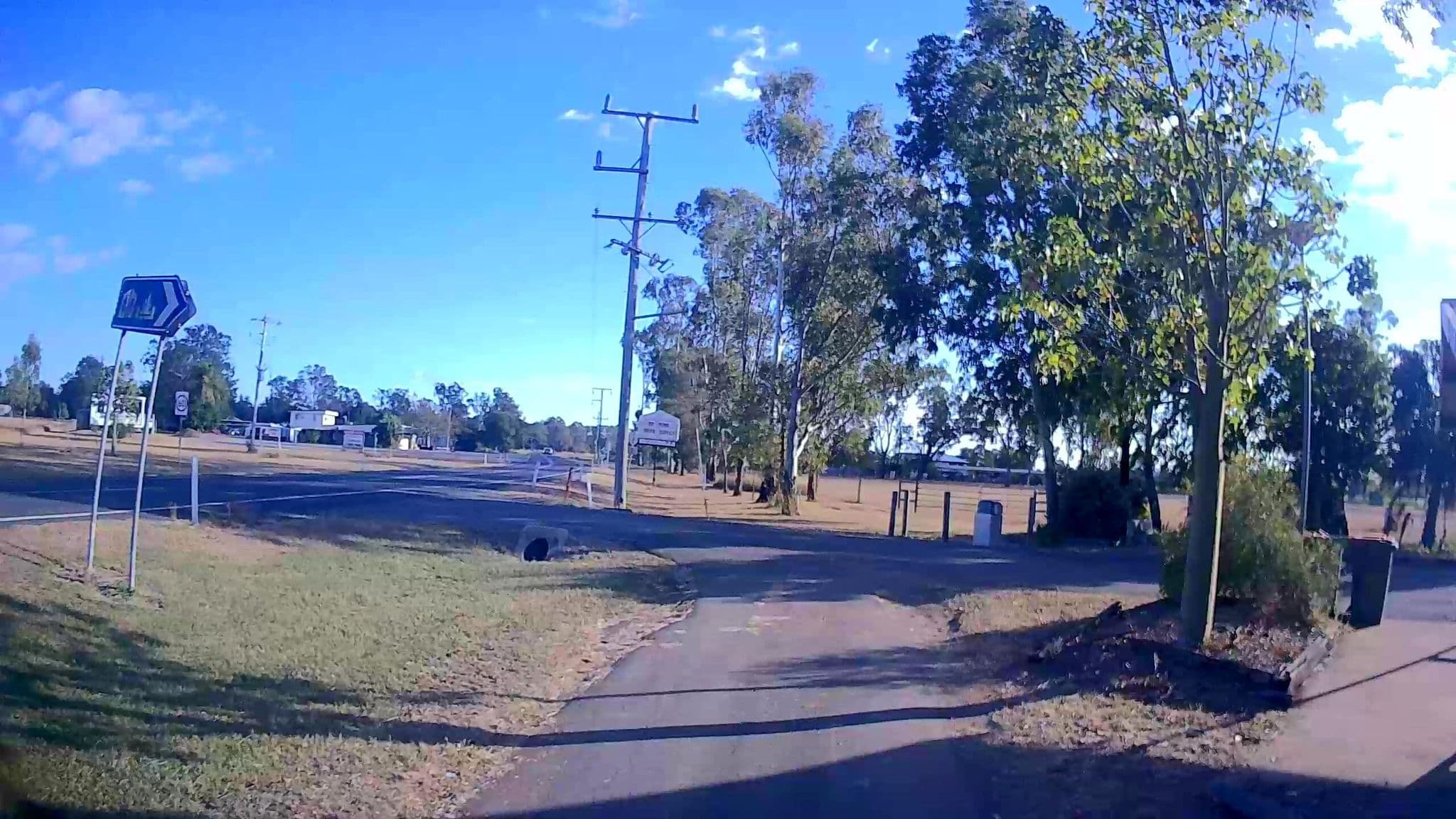 Street view near Jambin Hall Rest Area, Biloela — © bob3bob3 (CC BY-SA · Mapillary)