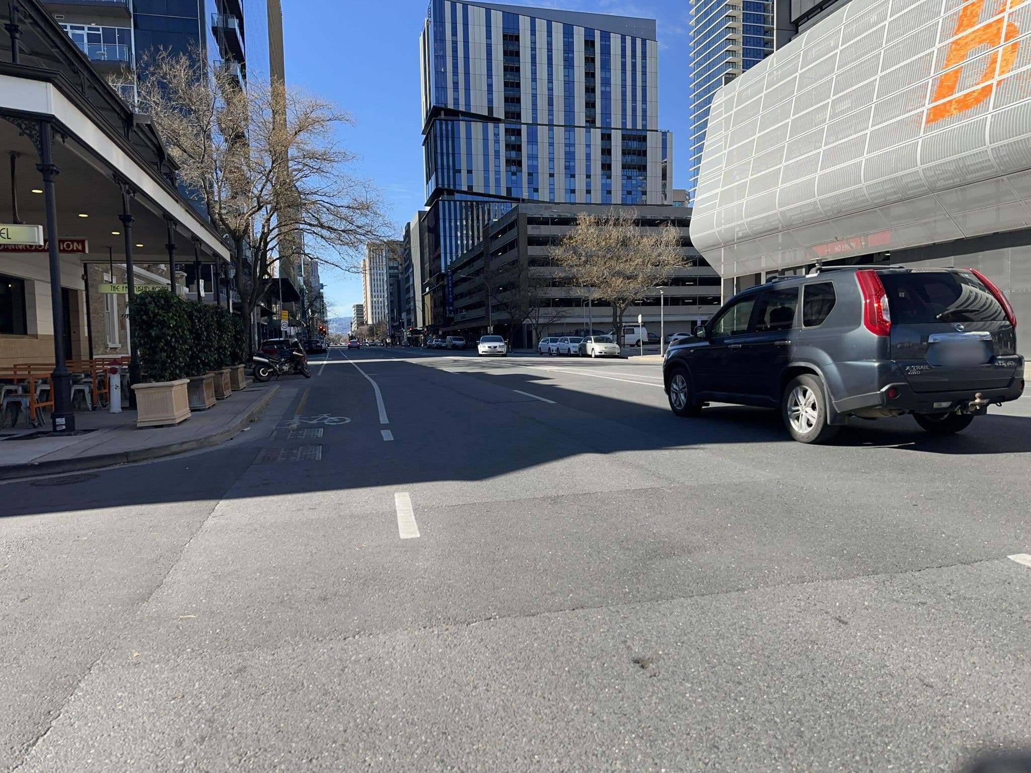 Street view near The Franklin Hotel, Adelaide — © banjo5295 (CC BY-SA · Mapillary)