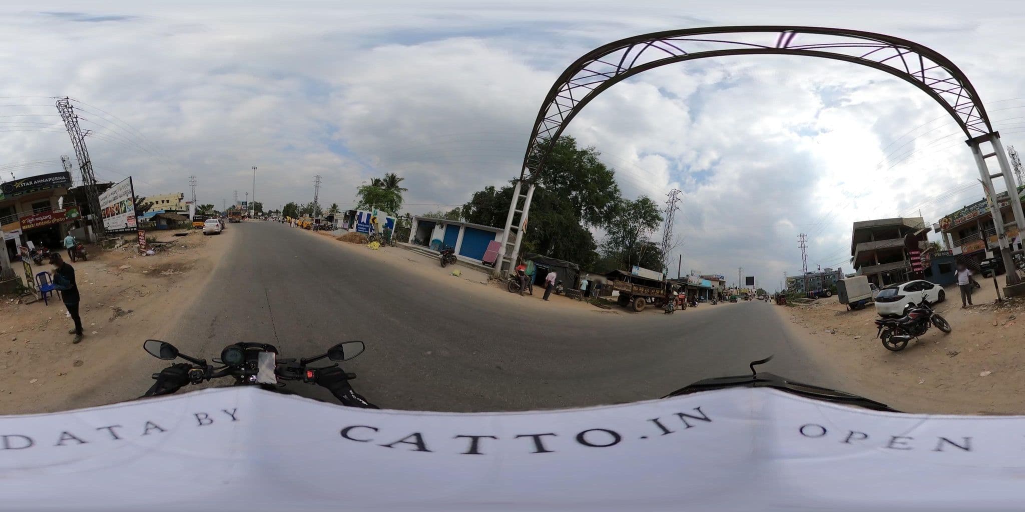 Street view near Guntur Mess, Sālūr — © Catto (CC BY-SA · Mapillary)
