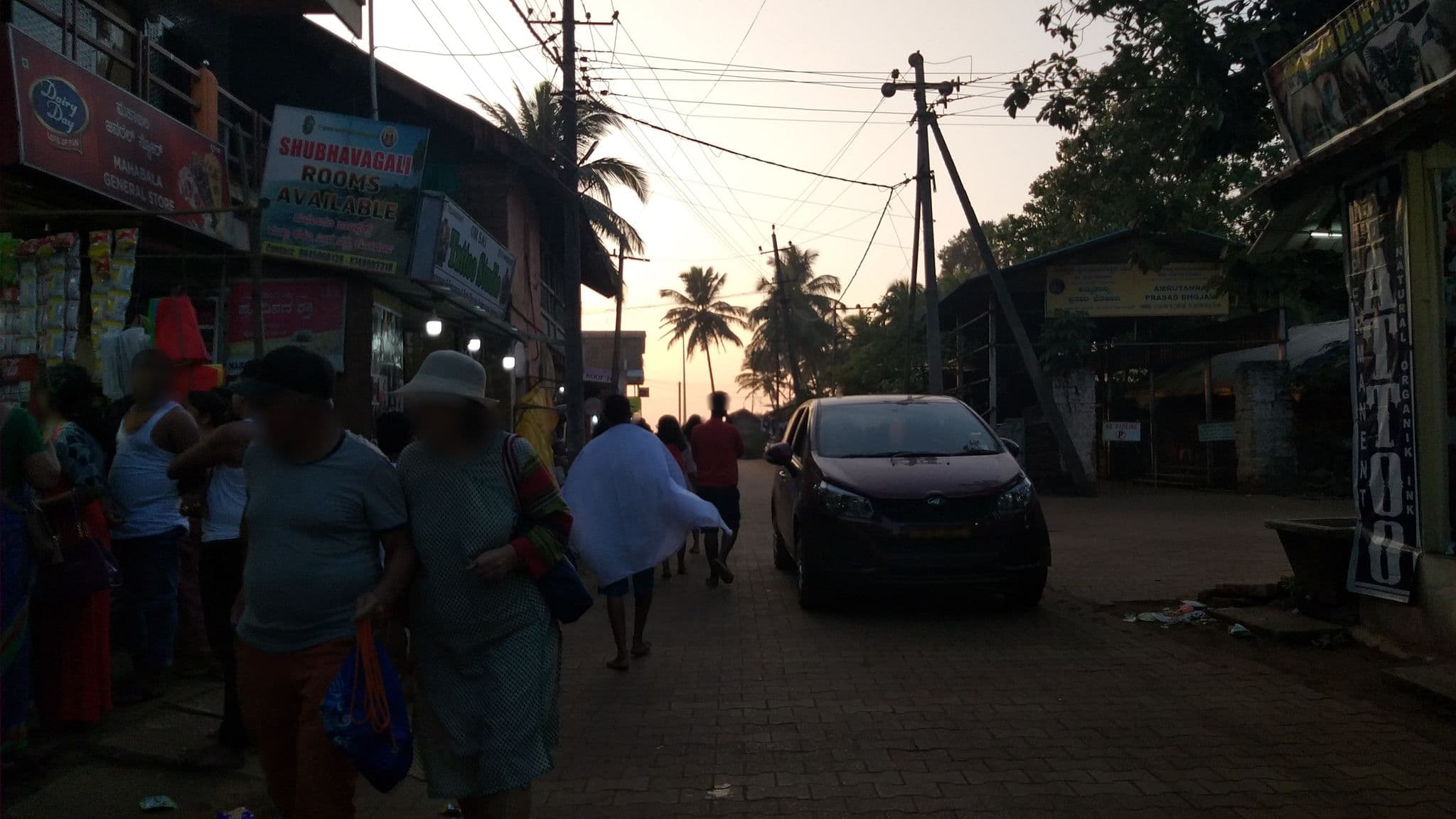 Street view near Shubhavagali Guesthouse, Gokarna — © lucomsky (CC BY-SA · Mapillary)
