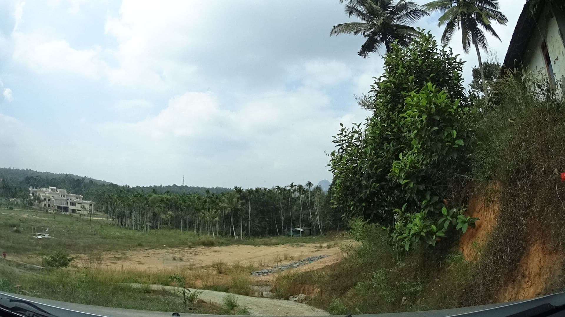 Street view near Hill Top Villa, Tondalam — © geohacker (CC BY-SA · Mapillary)