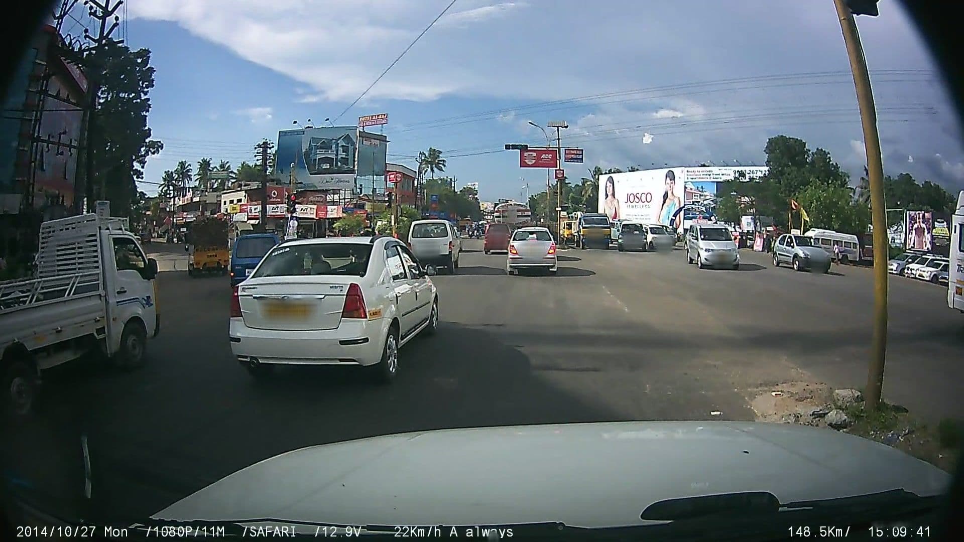 Street view near Menachery Tourist Home, Aluva — © johnichan (CC BY-SA · Mapillary)
