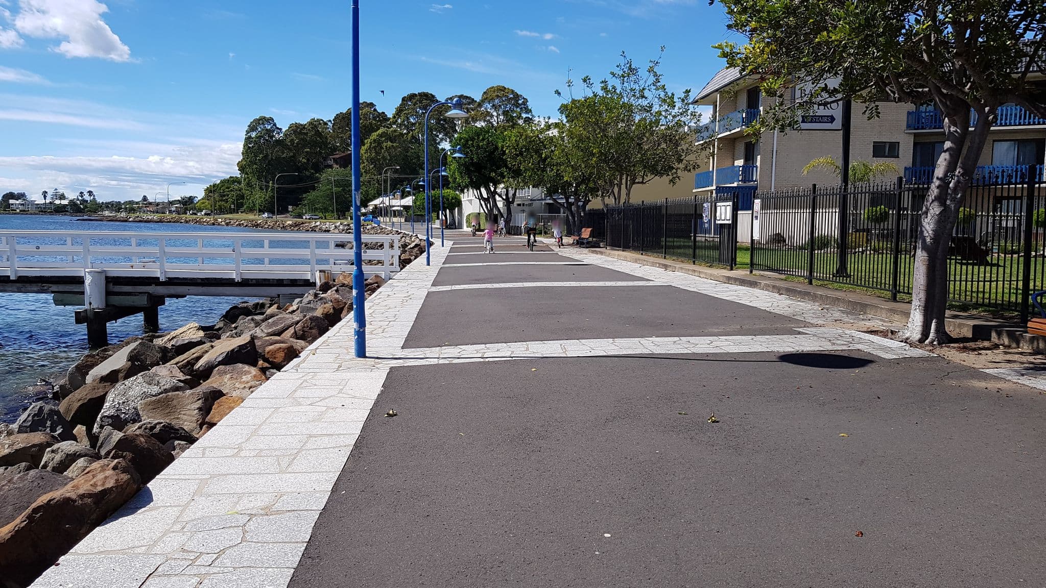 Street view near Zorba Waterfront Motel, Batemans Bay — © eneerhut (CC BY-SA · Mapillary)