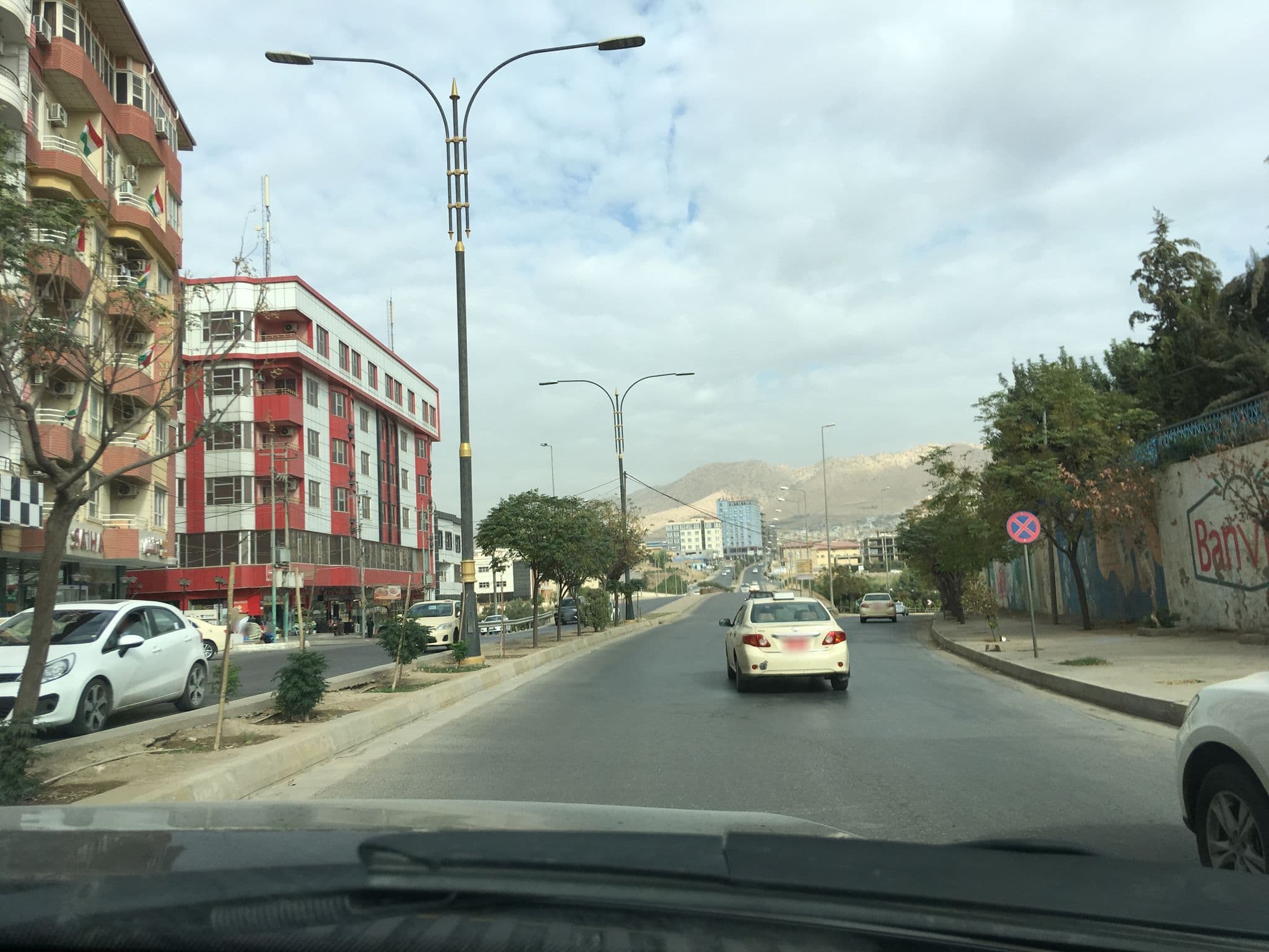 Street view near Motel Gashtiyar, Dihok — © user963 (CC BY-SA · Mapillary)