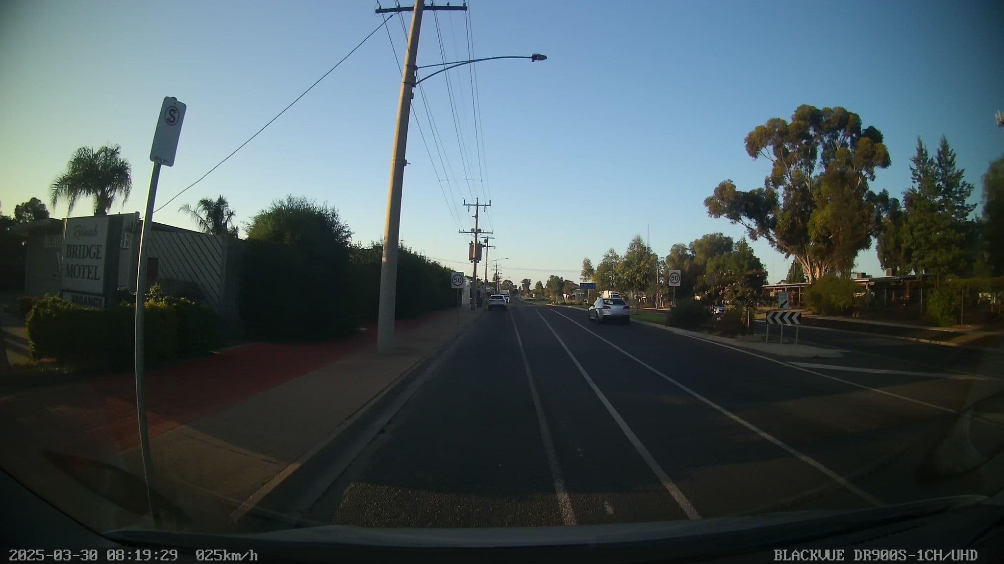Street view near Robinvale Bridge Motel, Robinvale — © bob3bob3 (CC BY-SA · Mapillary)