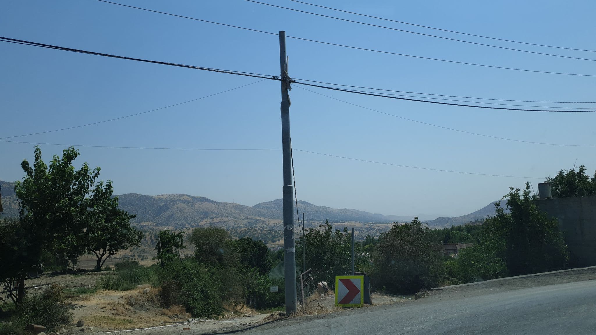 Street view near Mazra A, Shaqlāwah — © twanahamad (CC BY-SA · Mapillary)