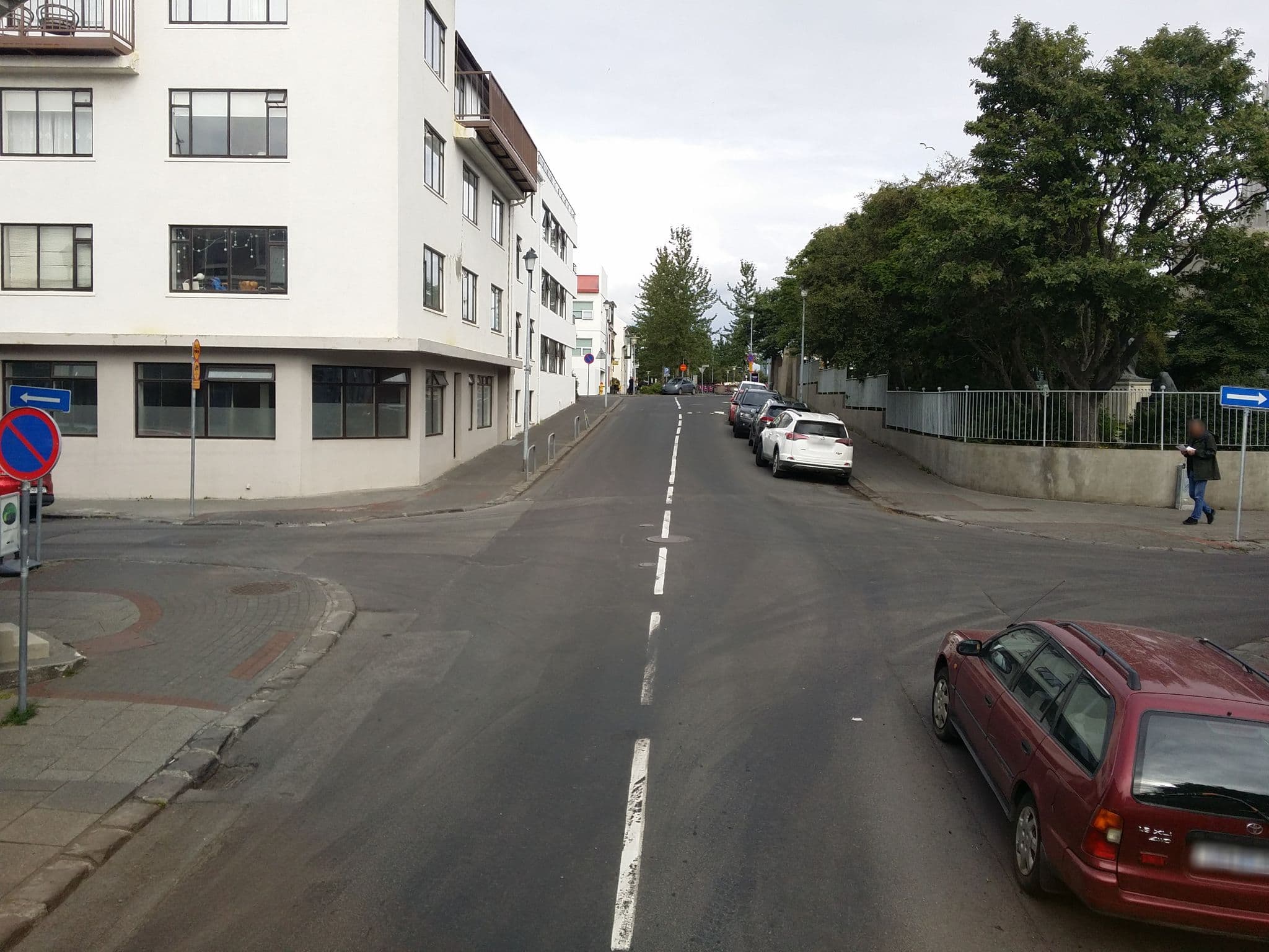 Street view near Guesthouse Aurora, Reykjavík — © ainali (CC BY-SA · Mapillary)