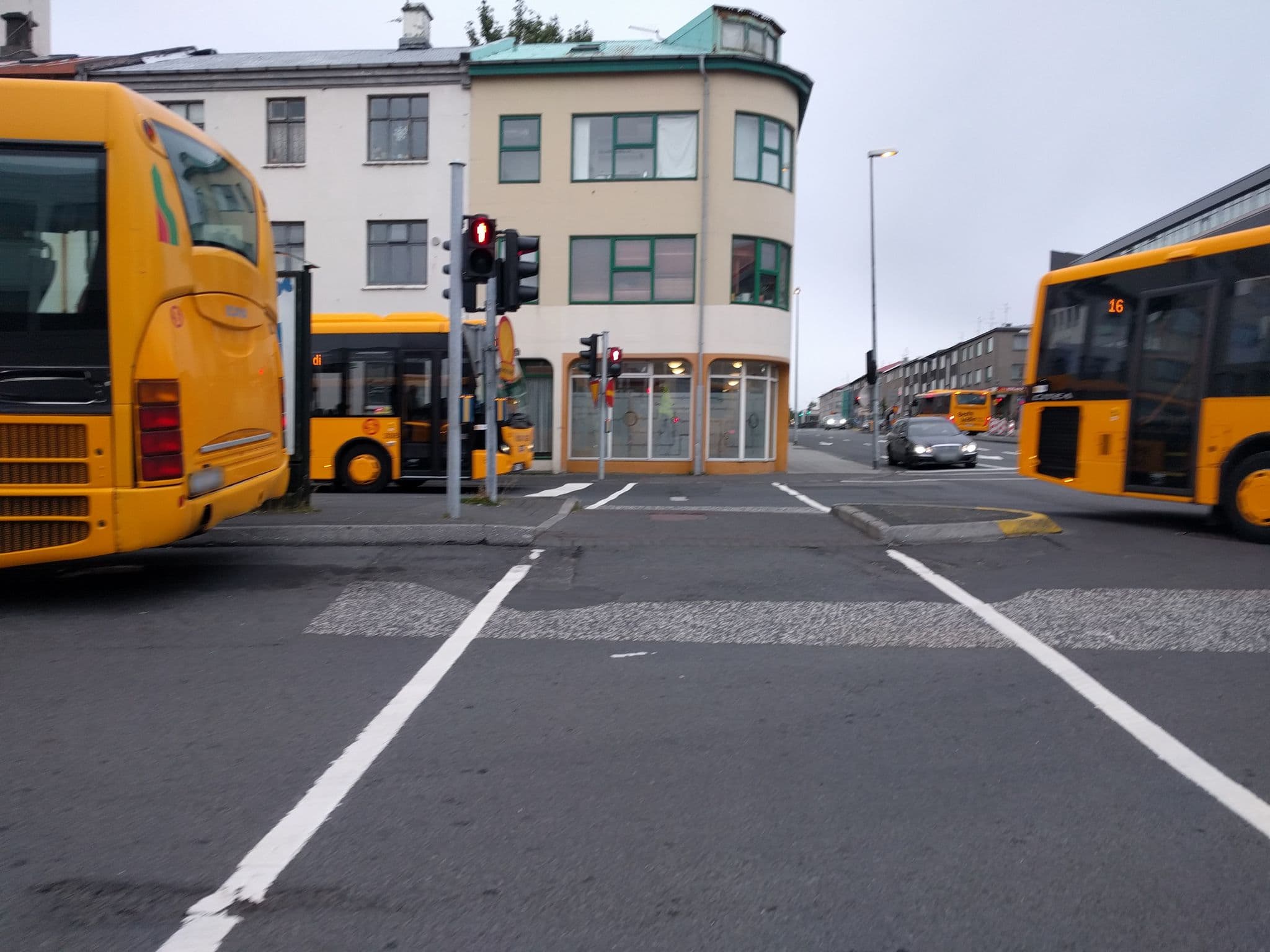 Street view near 4th floor hotel, Reykjavík — © peterneubauer (CC BY-SA · Mapillary)