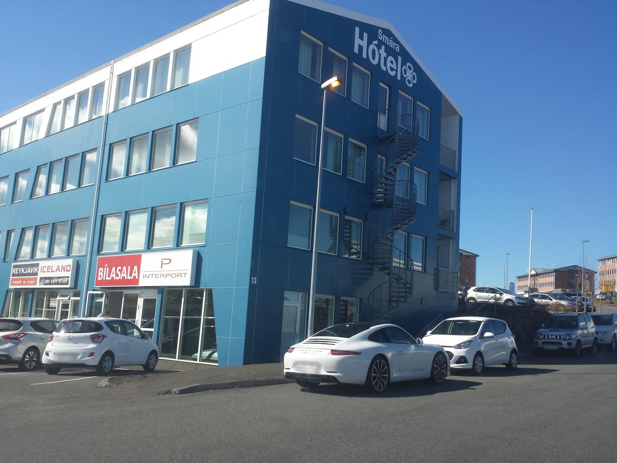 Street view near Smára Hótel, Garðabær — © stalfur (CC BY-SA · Mapillary)