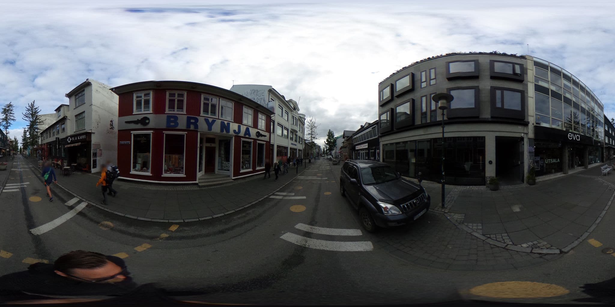 Street view near Grettir, Reykjavík — © ainali (CC BY-SA · Mapillary)