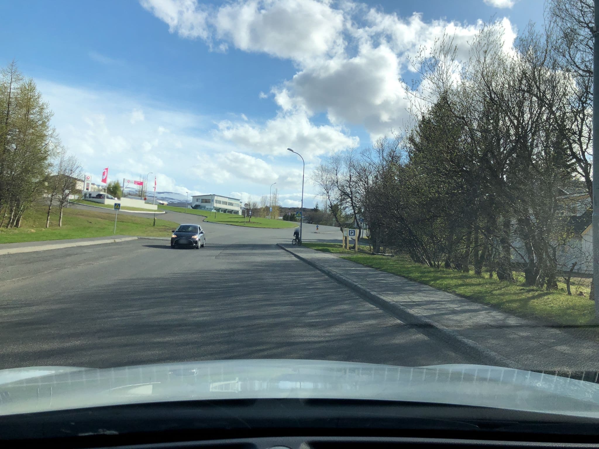 Street view near Gistihúsið Olgu, Egilsstaðir — © derzornigemarkus (CC BY-SA · Mapillary)