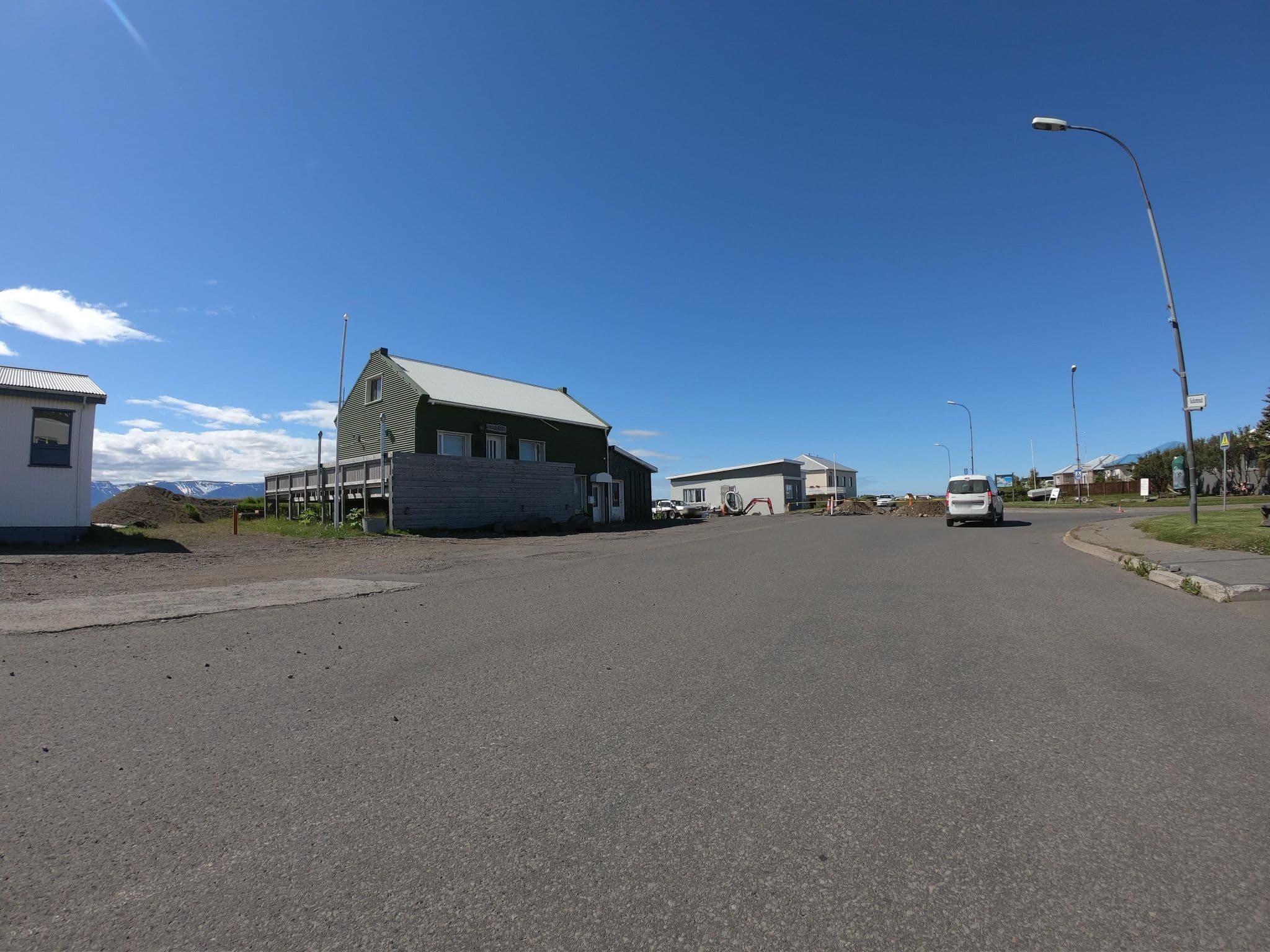 Street view near Gistihúsið Hofsósi, Sauðárkrókur — © bartjakob1 (CC BY-SA · Mapillary)