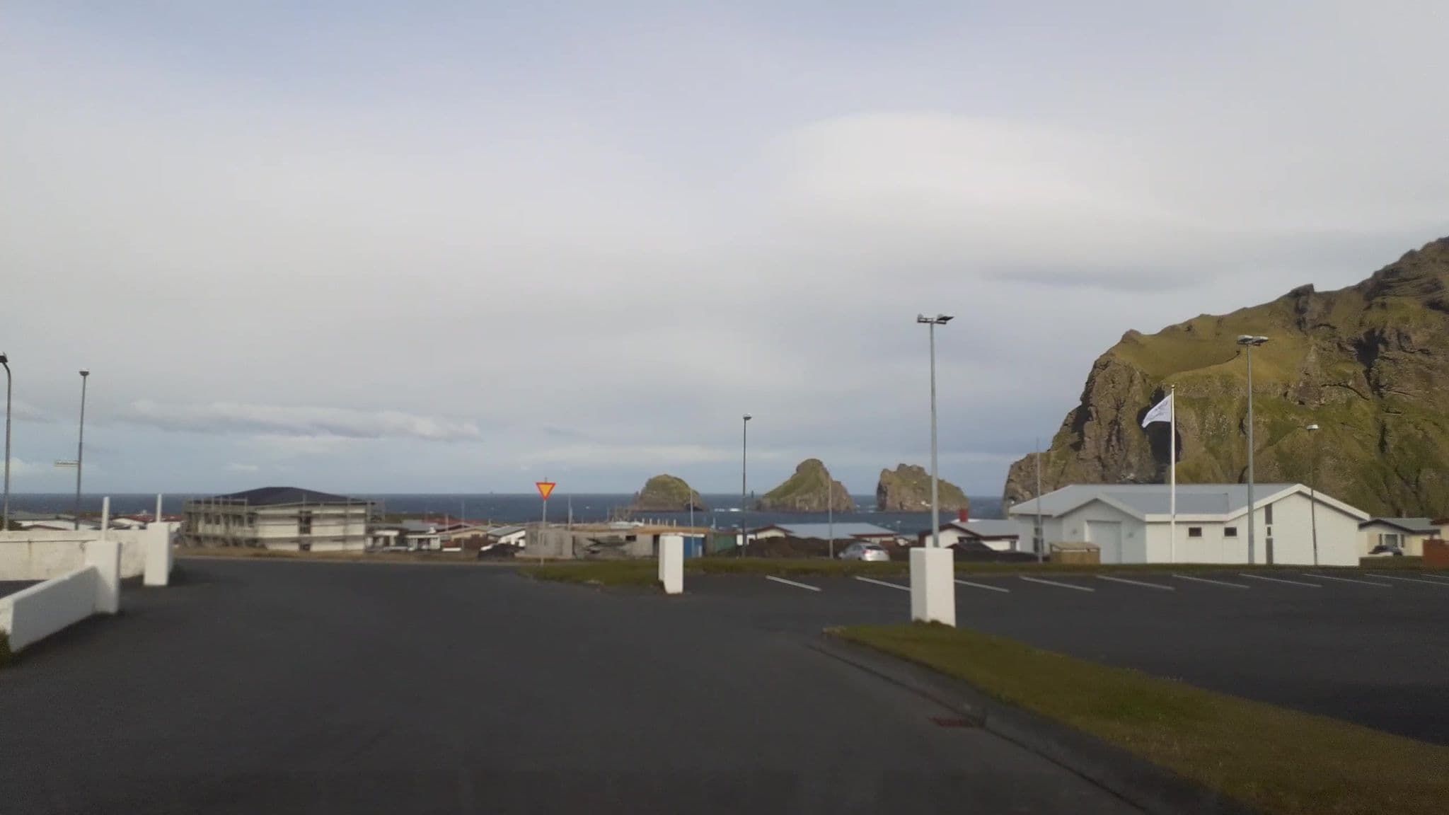 Street view near Eldey gisting, Vestmannaeyjar — © kjarrval (CC BY-SA · Mapillary)