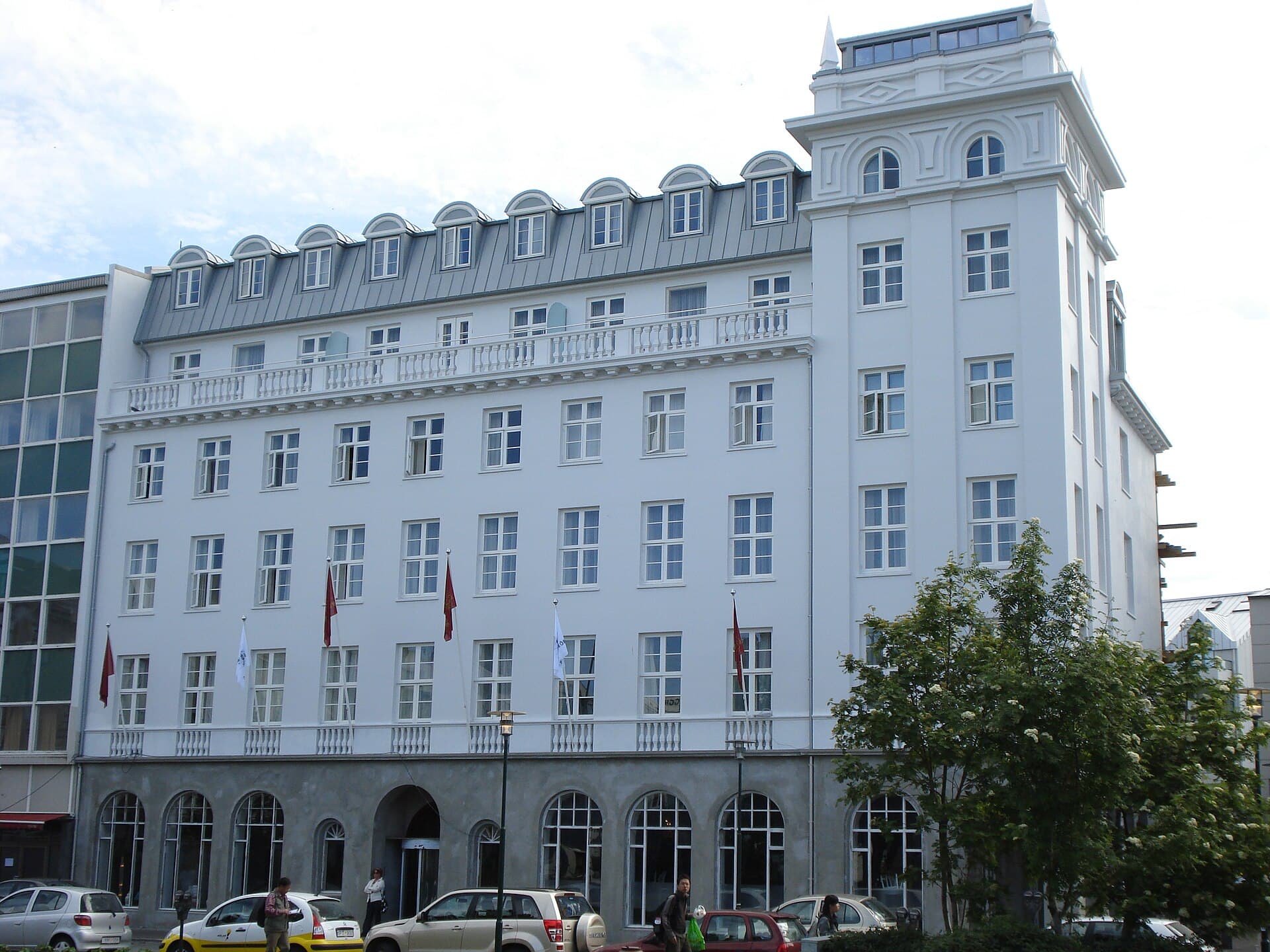 Hótel Borg (via Wikimedia Commons, Public domain)