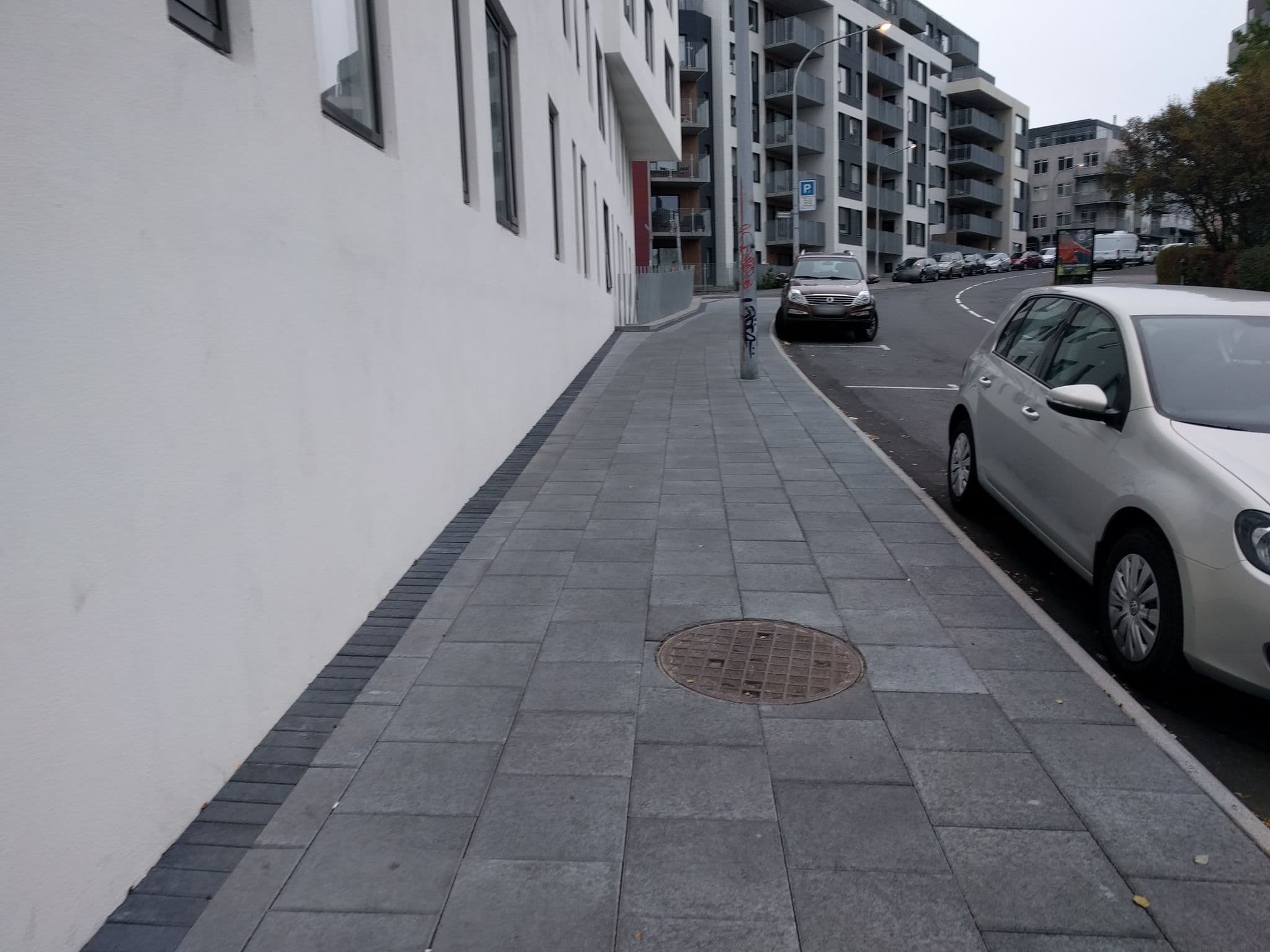 Street view near CenterHotel Miðgarður, Reykjavík — © peterneubauer (CC BY-SA · Mapillary)