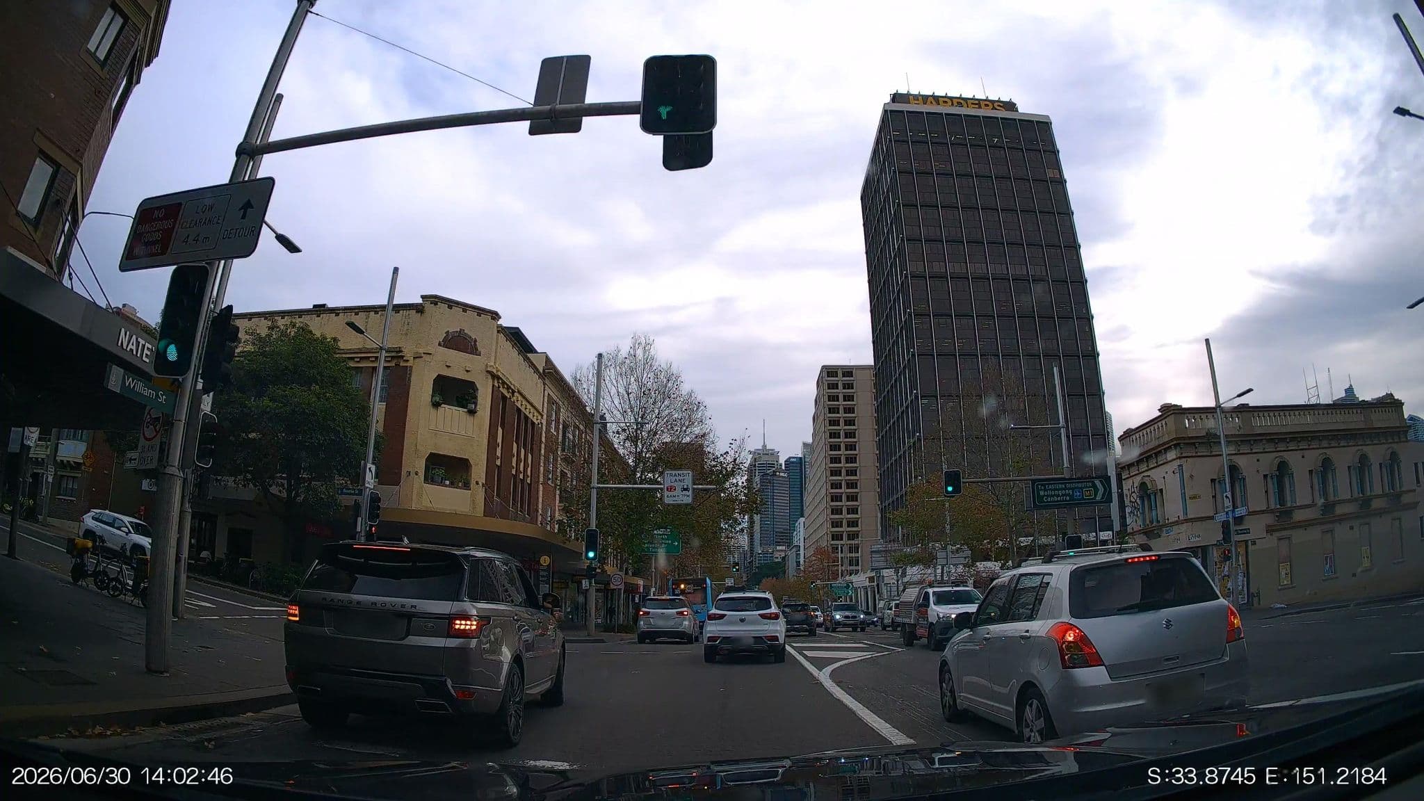 Street view near Nate's Place Backpackers, Woolloomooloo — © aHS (CC BY-SA · Mapillary)
