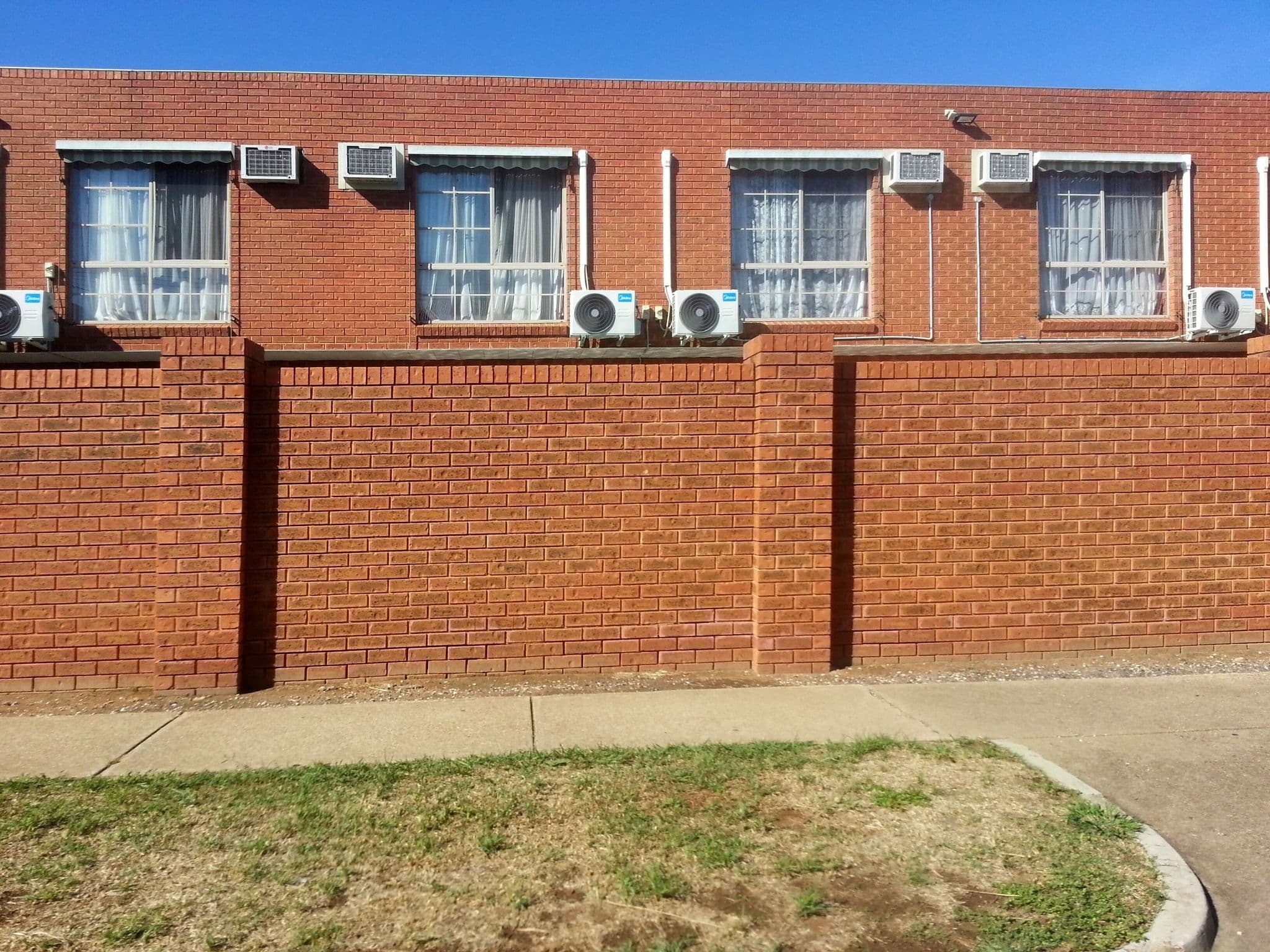 Street view near Central Motor Inn, Yarrawonga — © bob3bob3 (CC BY-SA · Mapillary)