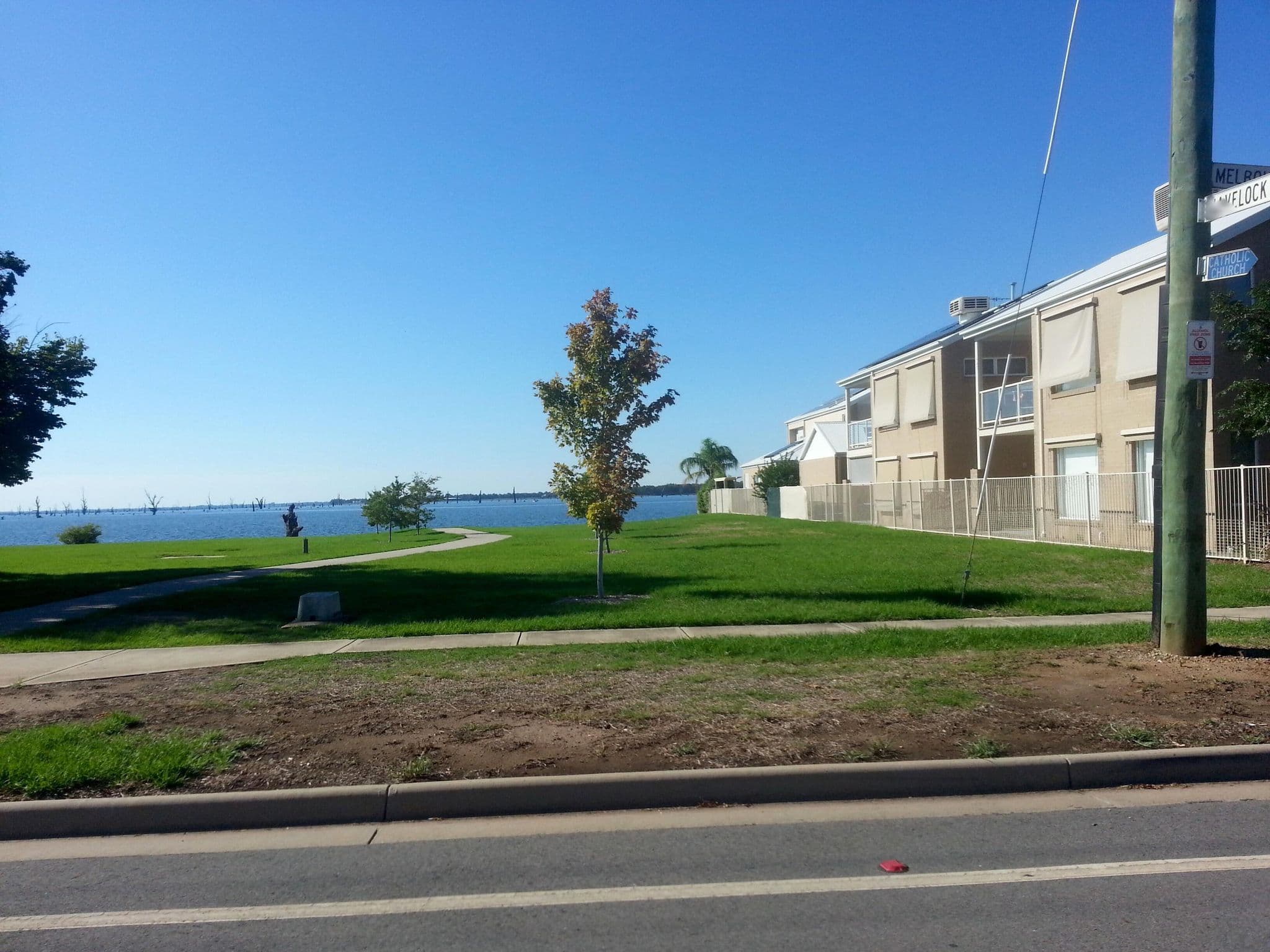 Street view near Carawah Lakeside Units, Mulwala — © bob3bob3 (CC BY-SA · Mapillary)
