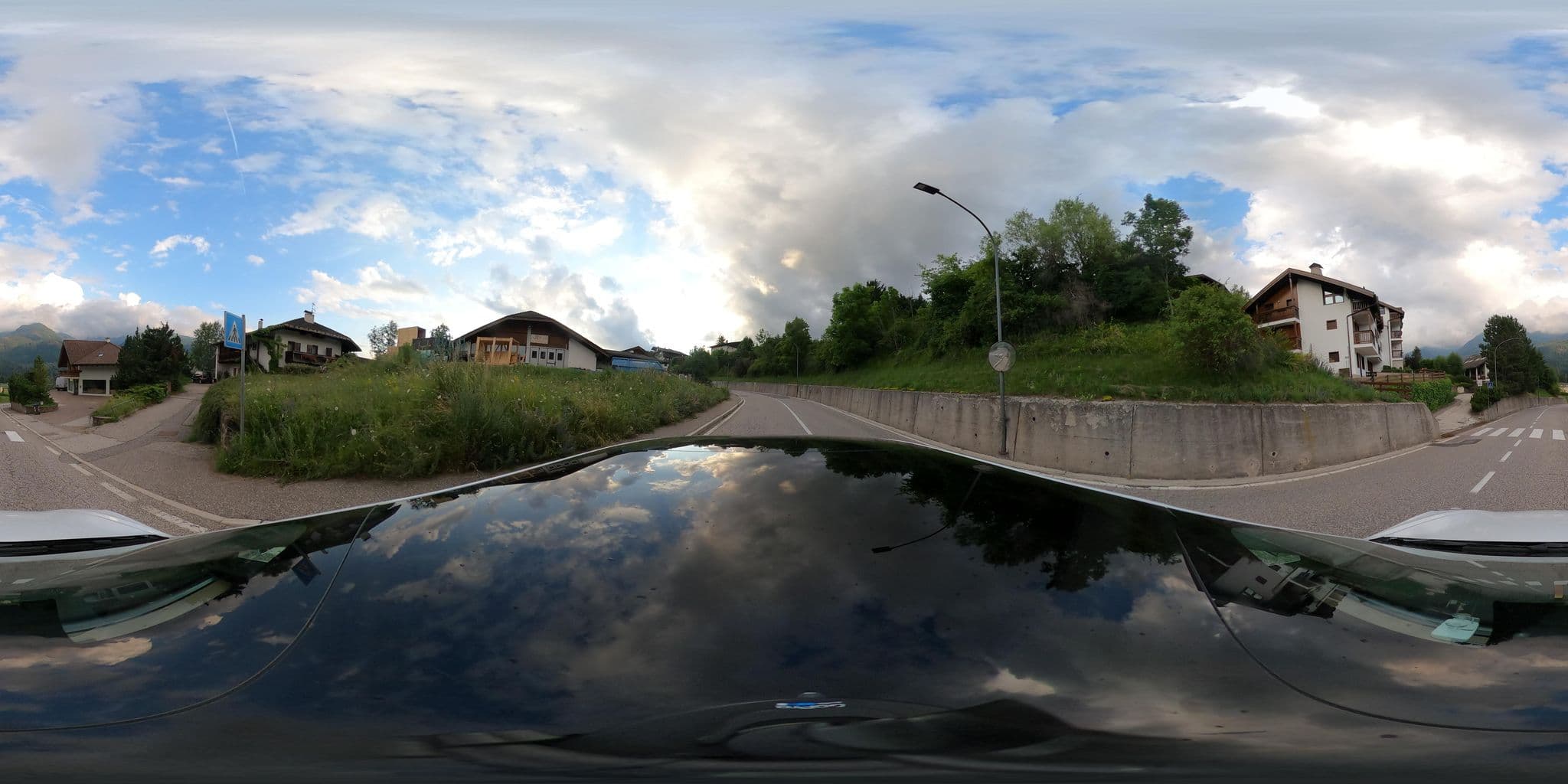 Street view near Albergo Garnì Gocciadoro, Cavalese — © peterleth (CC BY-SA · Mapillary)