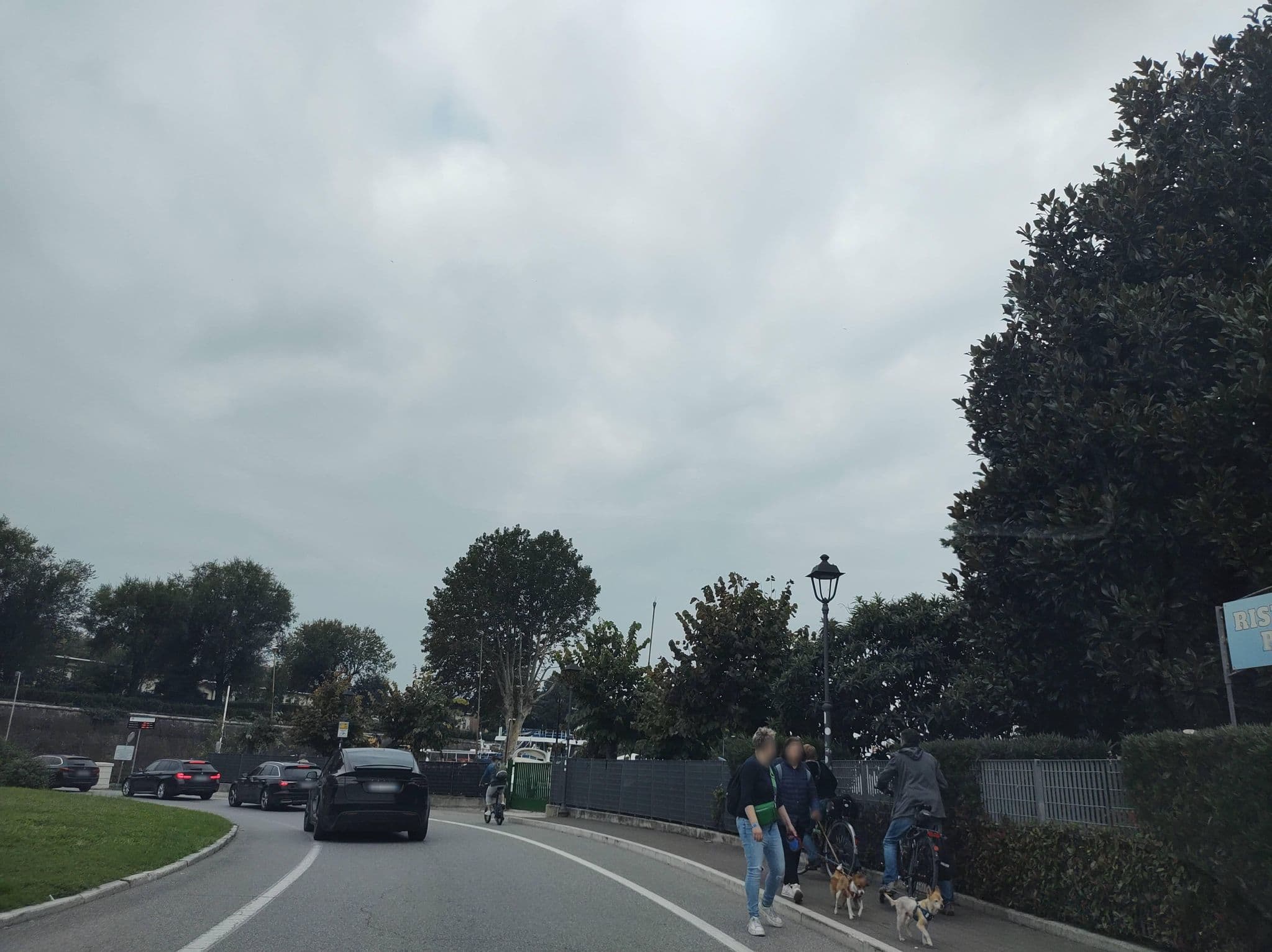 Street view near Hotel Johnson, Peschiera del Garda — © thetornado76 (CC BY-SA · Mapillary)