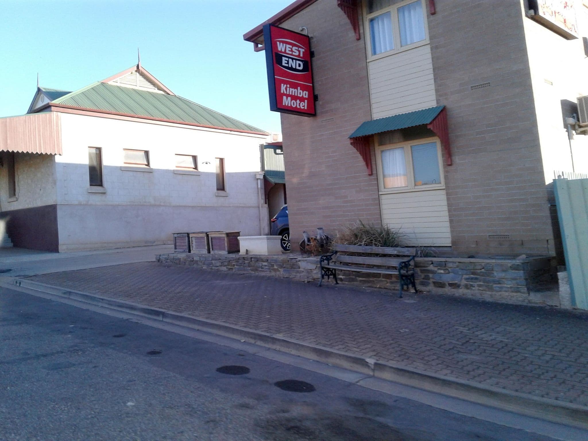 Street view near Kimba Motel, Cleve — © bob3bob3 (CC BY-SA · Mapillary)