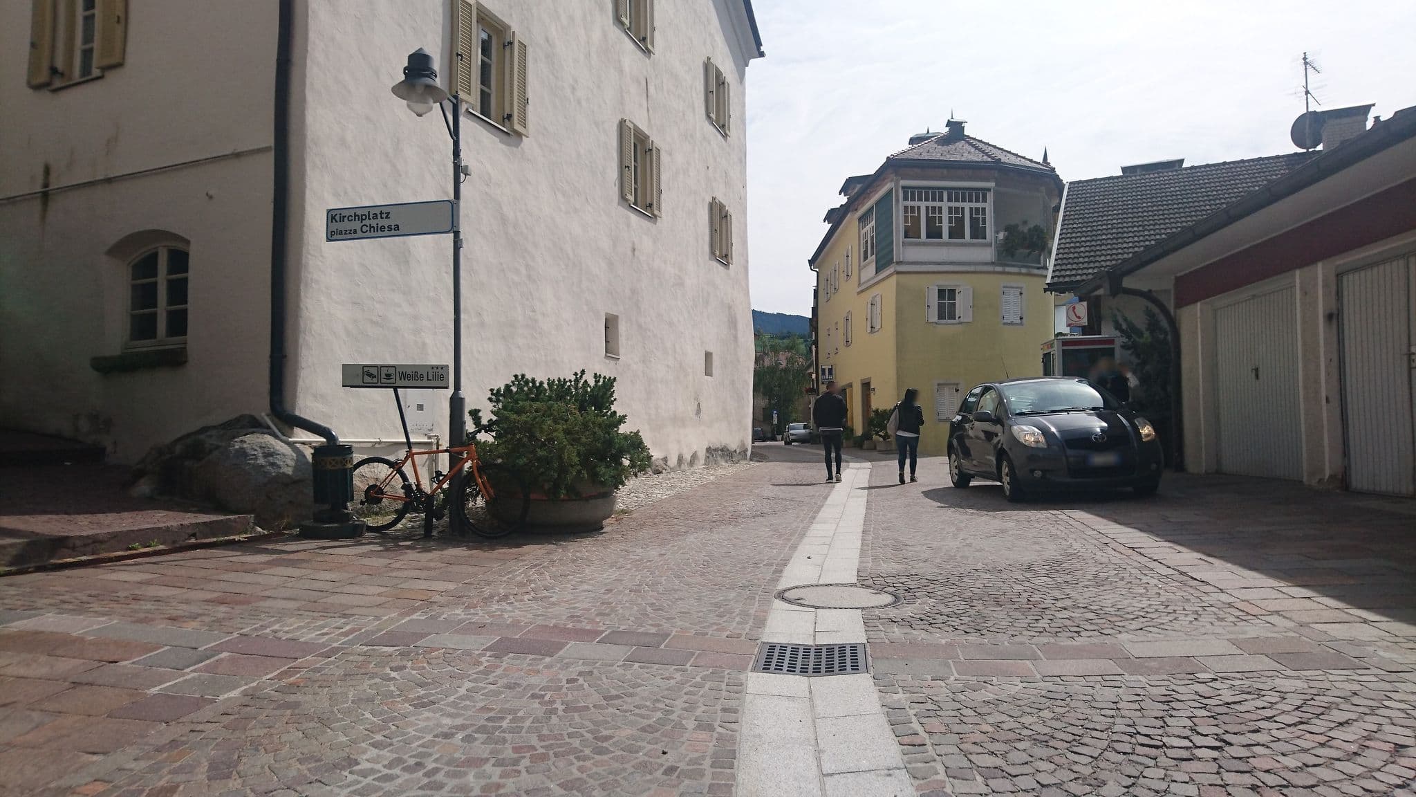 Street view near Weisse Lilie - Giglio Bianco, Rio di Pusteria — © voschix (CC BY-SA · Mapillary)