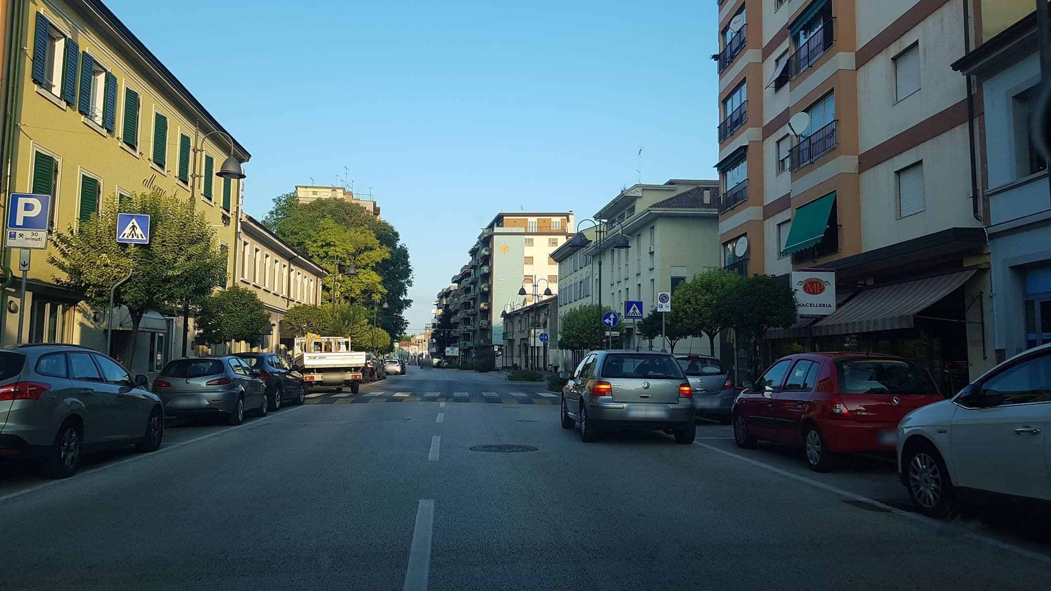 Street view near Albergo Lussino, Monfalcone — © igorzo (CC BY-SA · Mapillary)