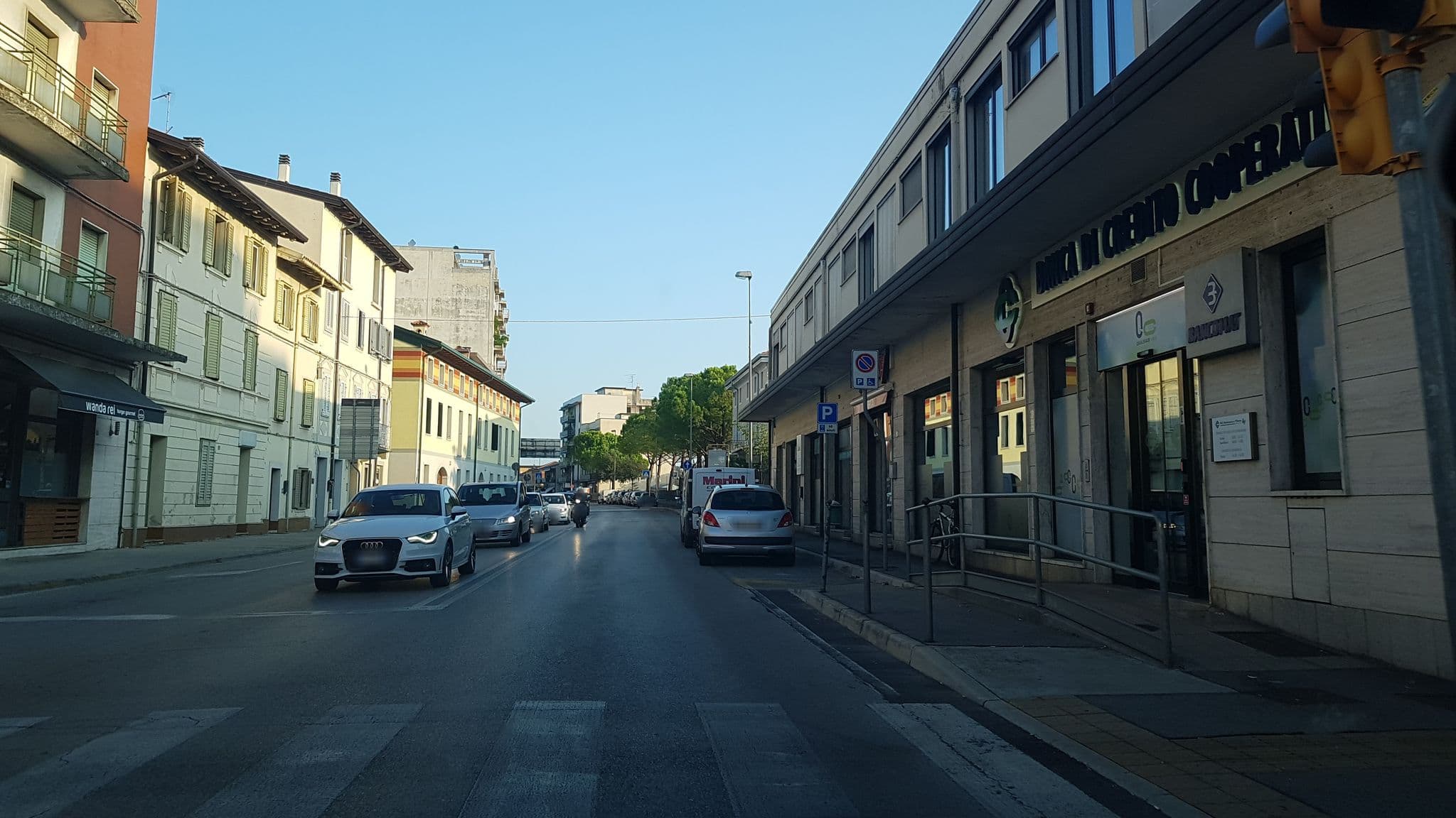 Street view near Hotel Dante, Ronchi dei Legionari — © igorzo (CC BY-SA · Mapillary)