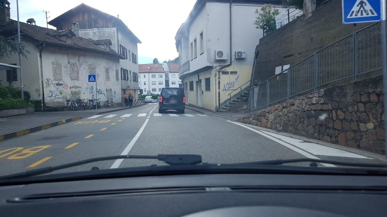 Street view near Schwarze Katz, Bolzano — © mik007 (CC BY-SA · Mapillary)