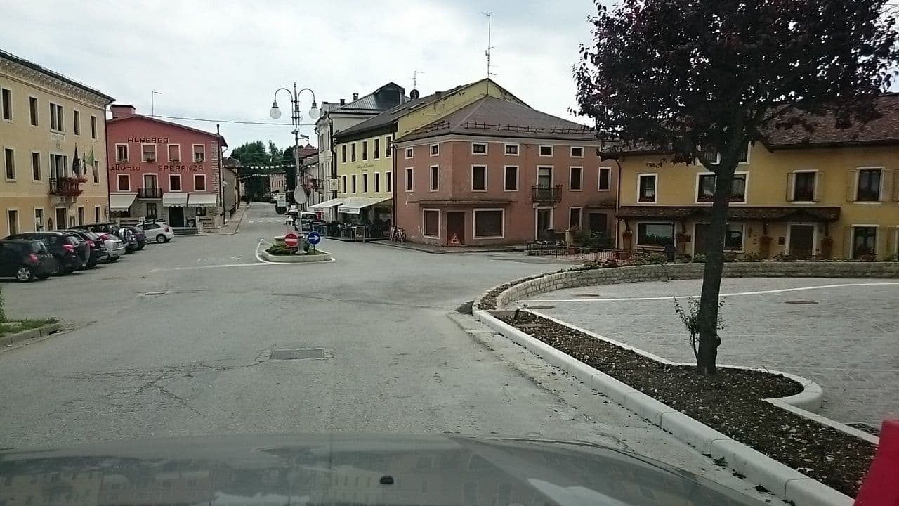Street view near Albergo Ristorante "Monte Fior", Gallio — © voschix (CC BY-SA · Mapillary)