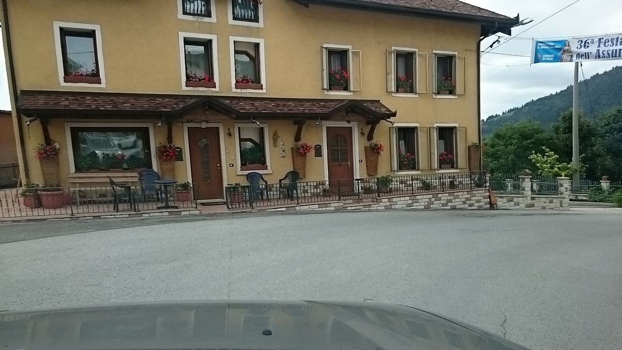Street view near Albergo Trattoria "Speranza", Gallio — © voschix (CC BY-SA · Mapillary)