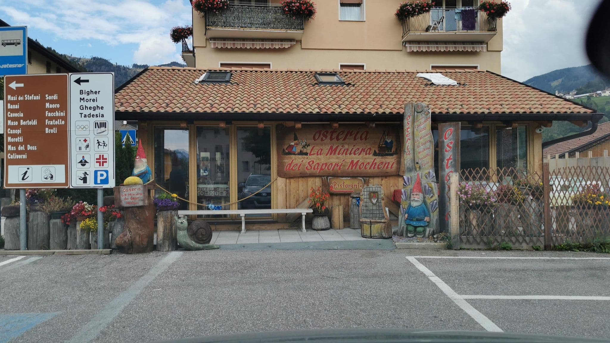 Street view near Albergo Centrale, Miola di Pinè — © canfe (CC BY-SA · Mapillary)
