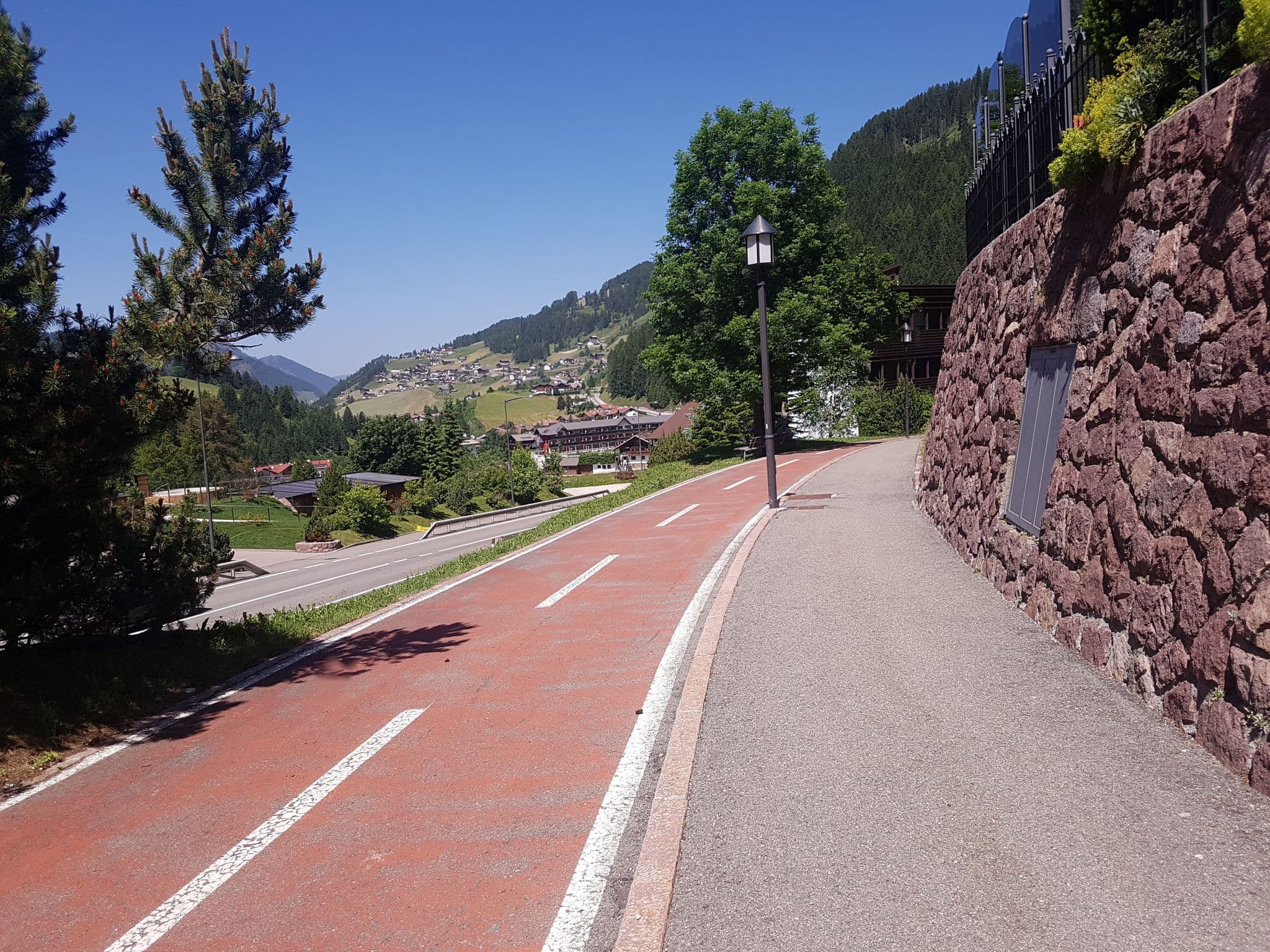Street view near Chalet Portillo, Selva
