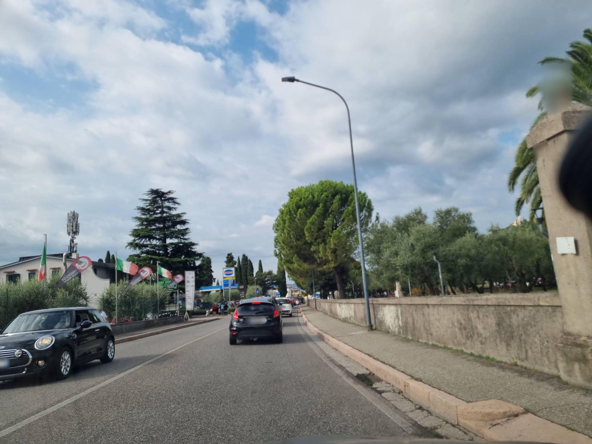 Street view near Hotel Sole, Toscolano Maderno — © dsmm (CC BY-SA · Mapillary)
