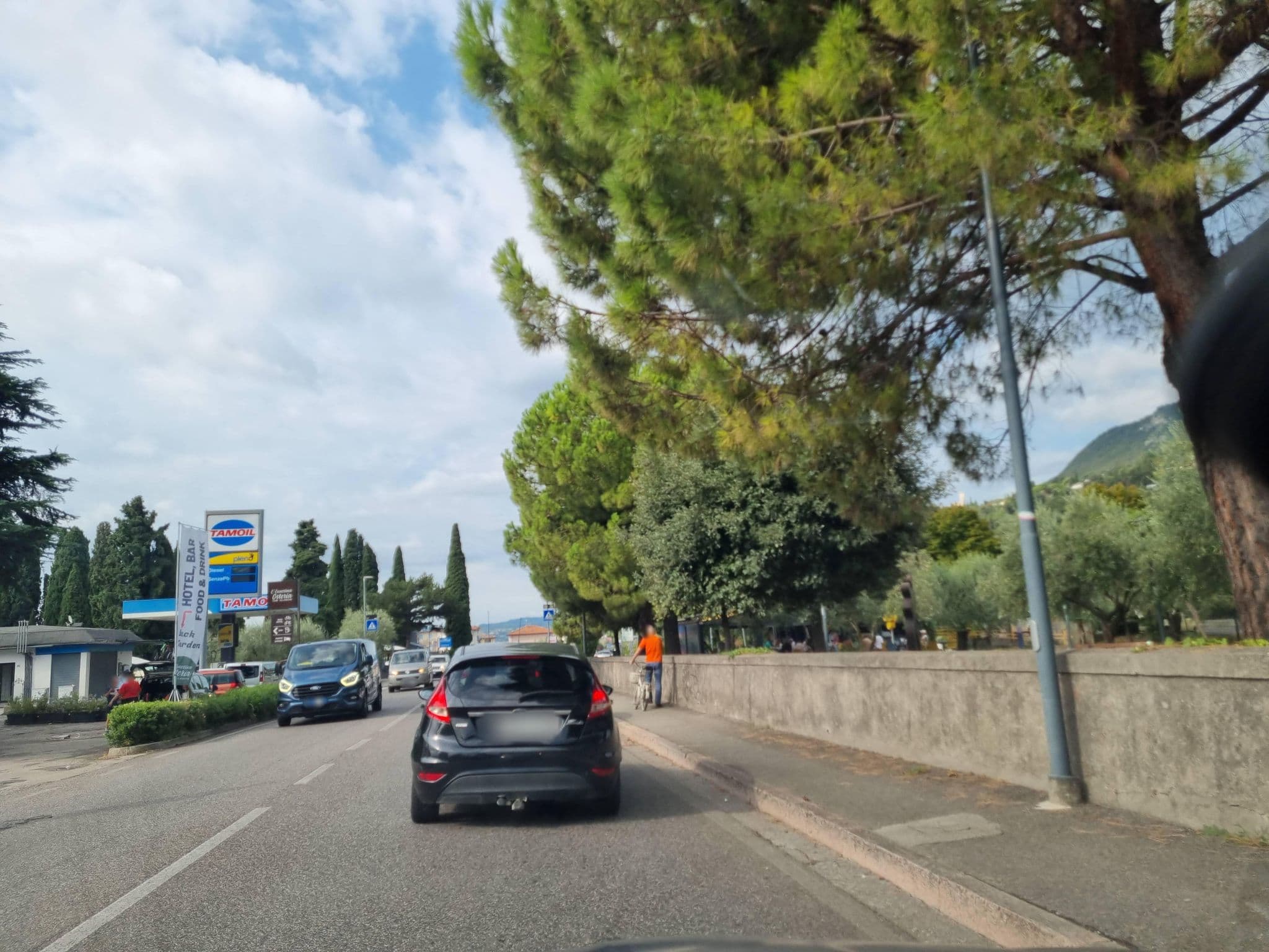 Street view near L’Ennsesima Osteria con Alloggio, Toscolano Maderno — © dsmm (CC BY-SA · Mapillary)