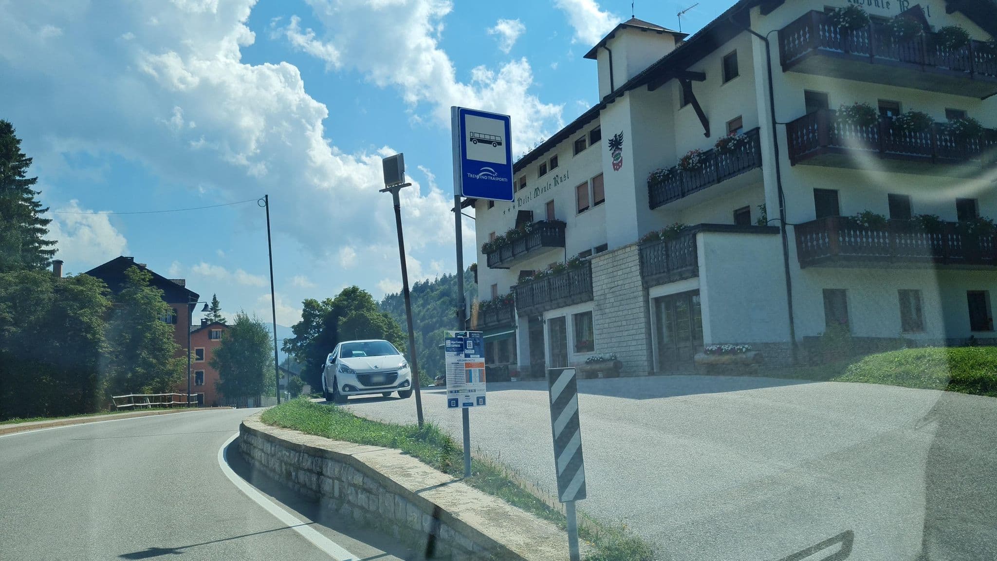 Street view near Hotel Monte Rust, Caldonazzo — © laniuscollurio (CC BY-SA · Mapillary)