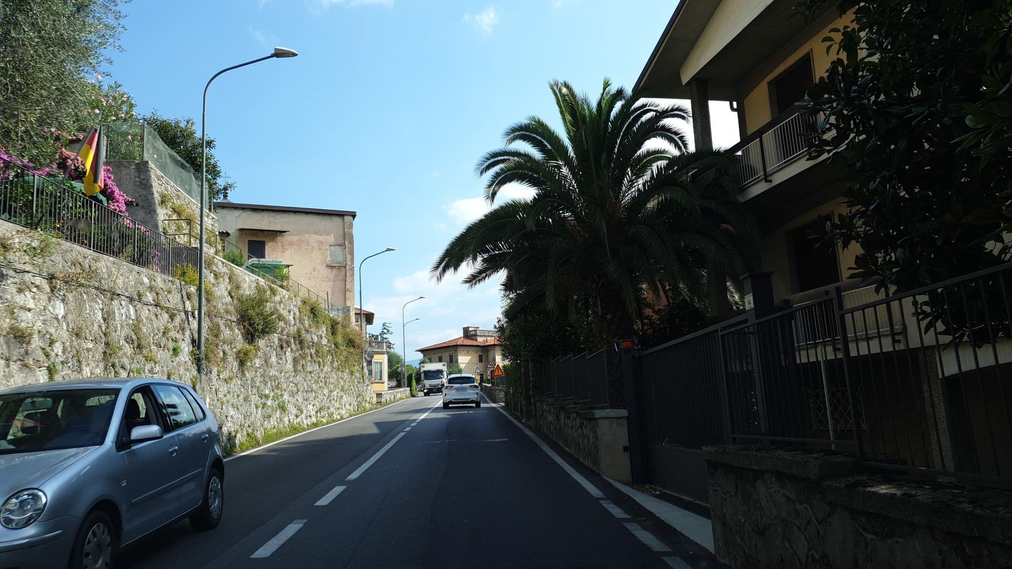 Street view near Hotel Garni Bartabel, Gargnano — © jopparn (CC BY-SA · Mapillary)