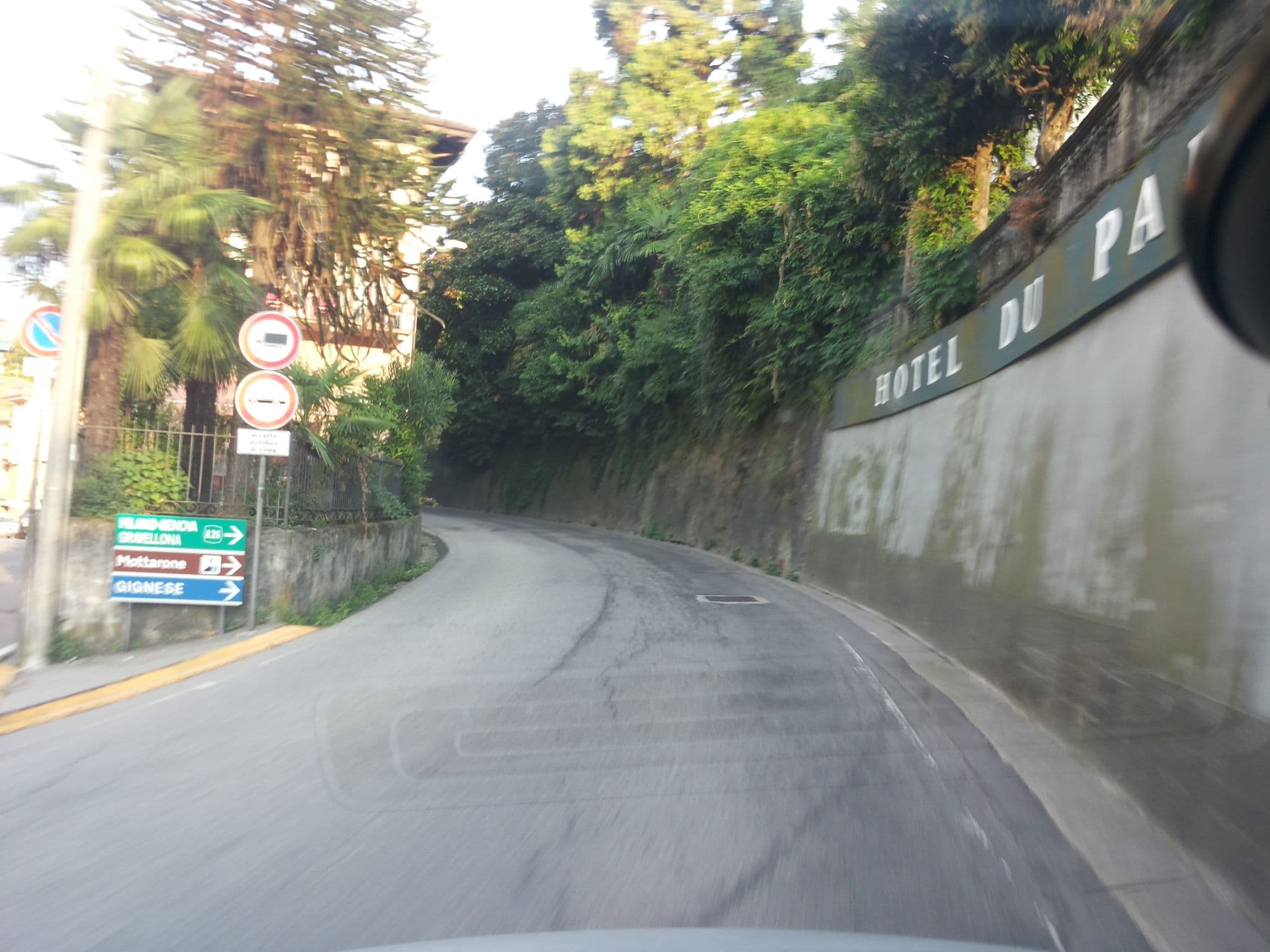 Street view near Hotel Du Parc, Stresa — © musuruan (CC BY-SA · Mapillary)