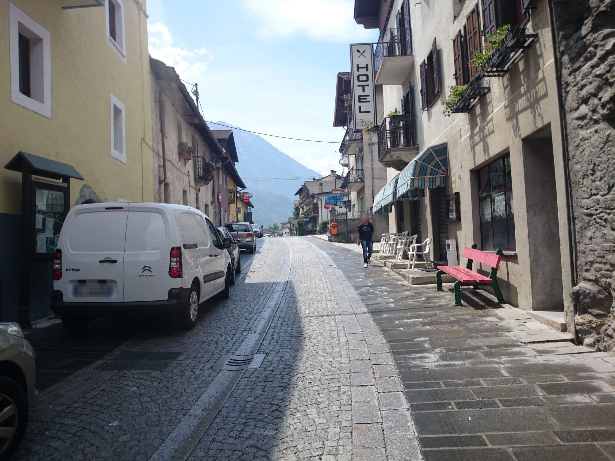 Street view near Hotel Florian, Nus — © peterneubauer (CC BY-SA · Mapillary)
