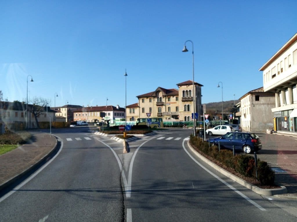 Street view near Albergo Posta, Volpago del Montello — © emicall (CC BY-SA · Mapillary)