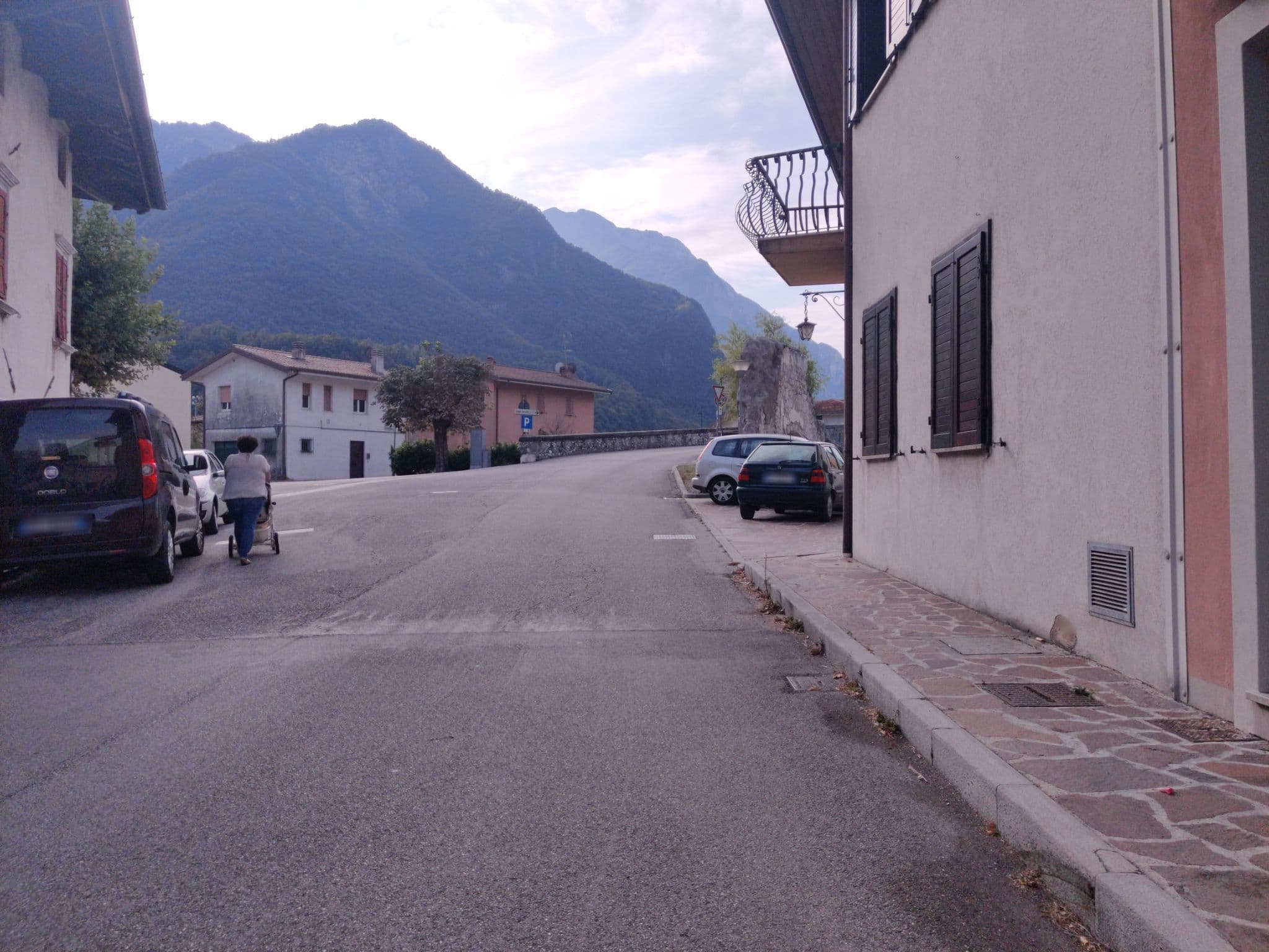 Street view near Locanda Al Fogolar, Venzone — © aceini (CC BY-SA · Mapillary)