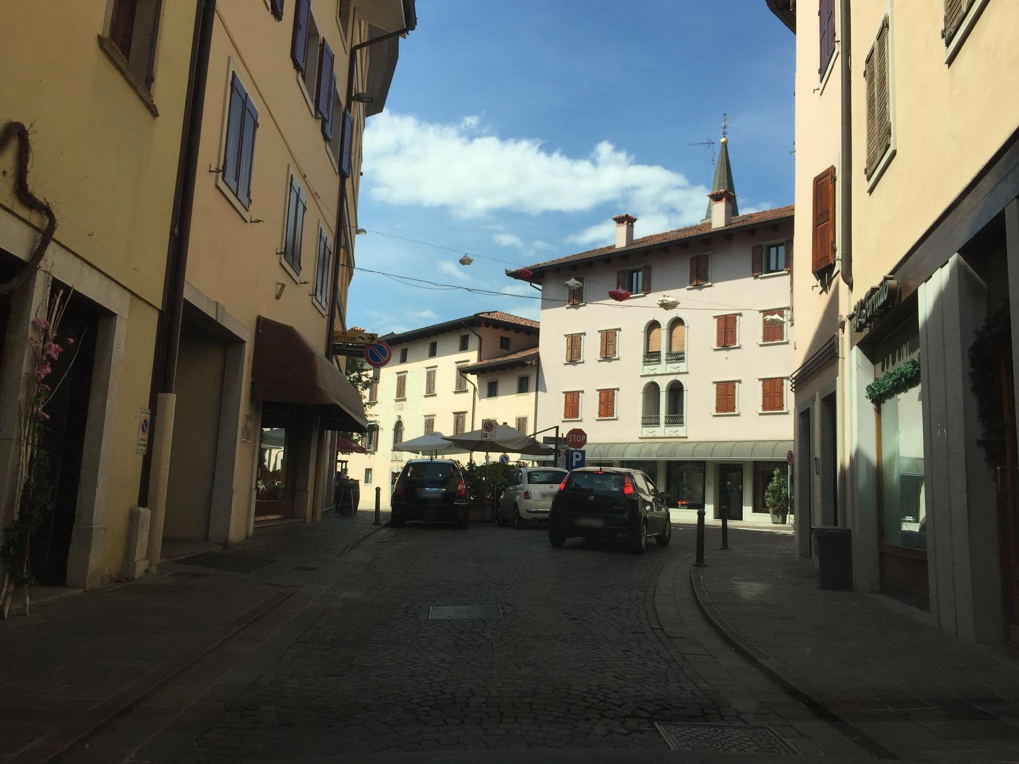 Street view near Al Bottegón, Tricesimo — © igorzo (CC BY-SA · Mapillary)