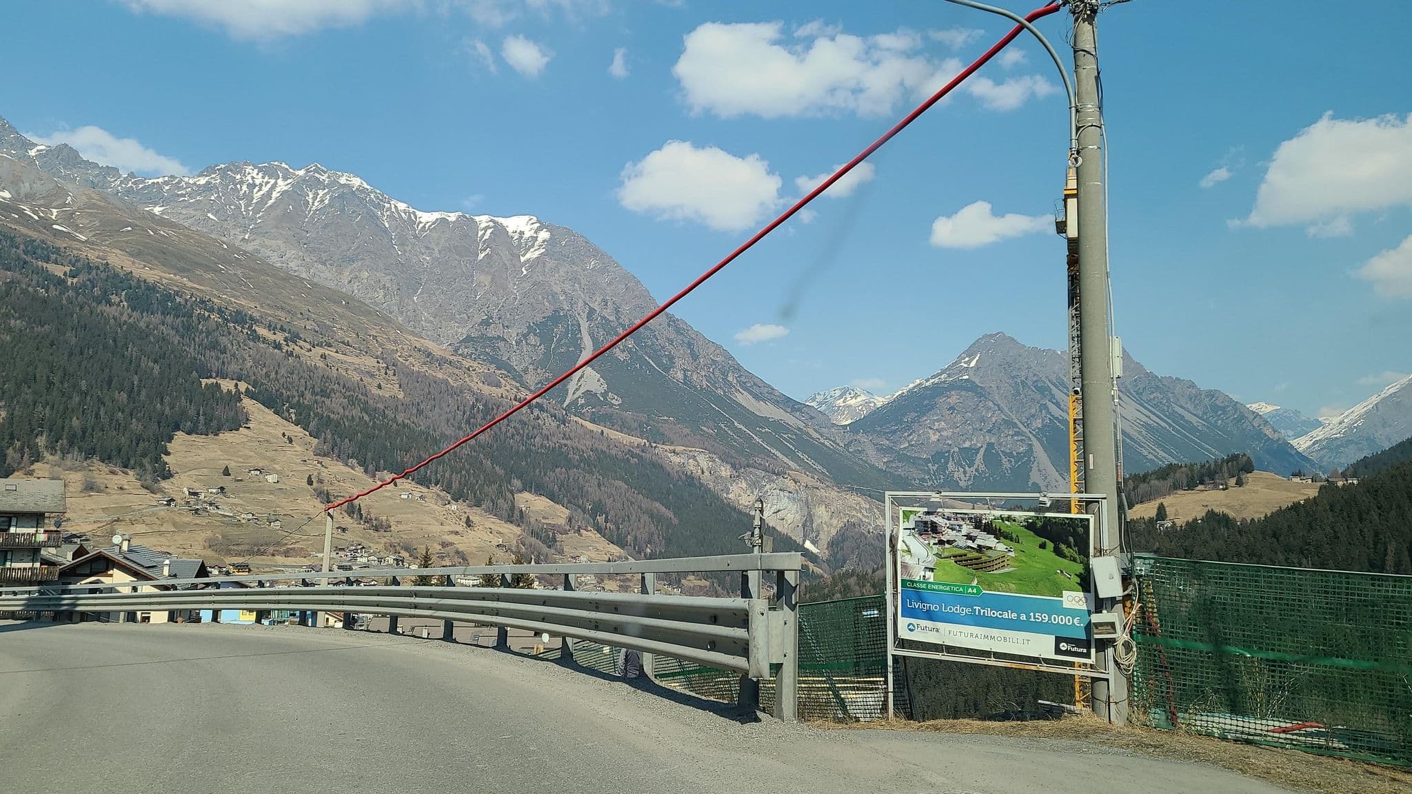 Street view near Lepre Bianca, Isolaccia — © chrisbeddow (CC BY-SA · Mapillary)