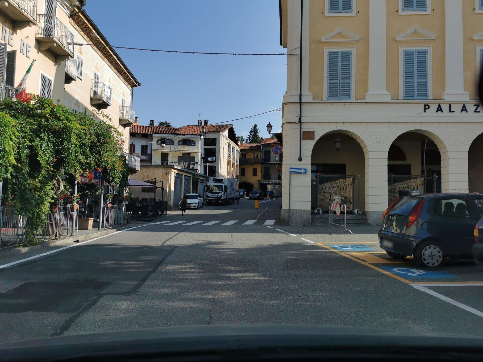 Street view near Albergo Tre Re, Castellamonte — © canfe (CC BY-SA · Mapillary)