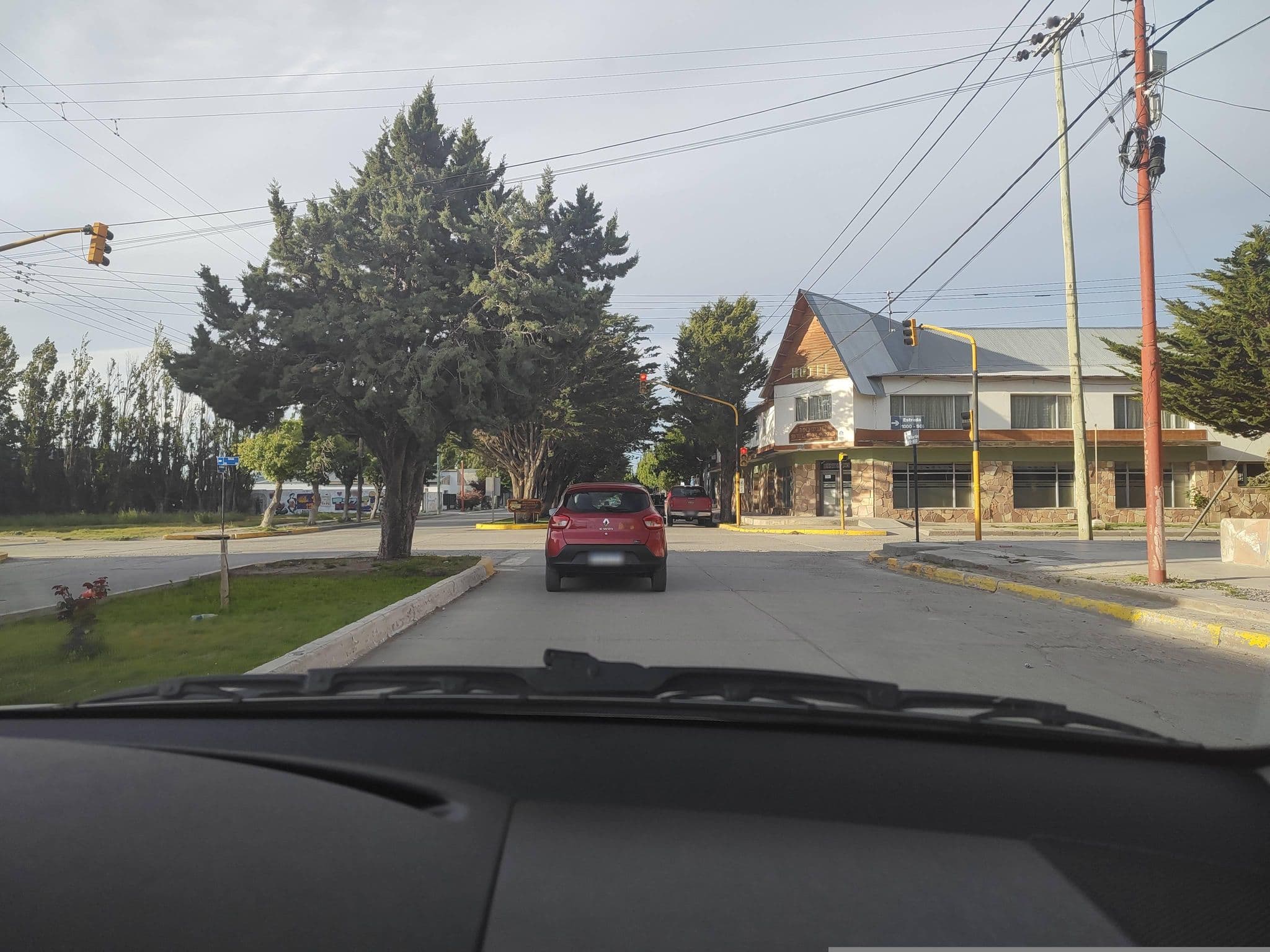 Street view near El Viejo Bar, Perito Moreno — © sobaba (CC BY-SA · Mapillary)