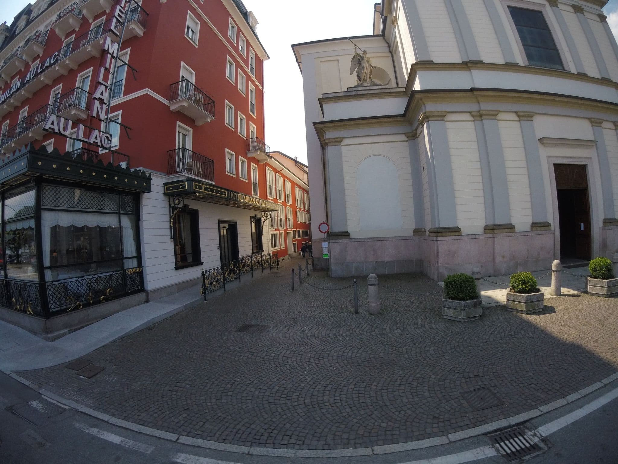 Street view near Hotel Milan Speranza au Lac, Stresa — © dave683 (CC BY-SA · Mapillary)