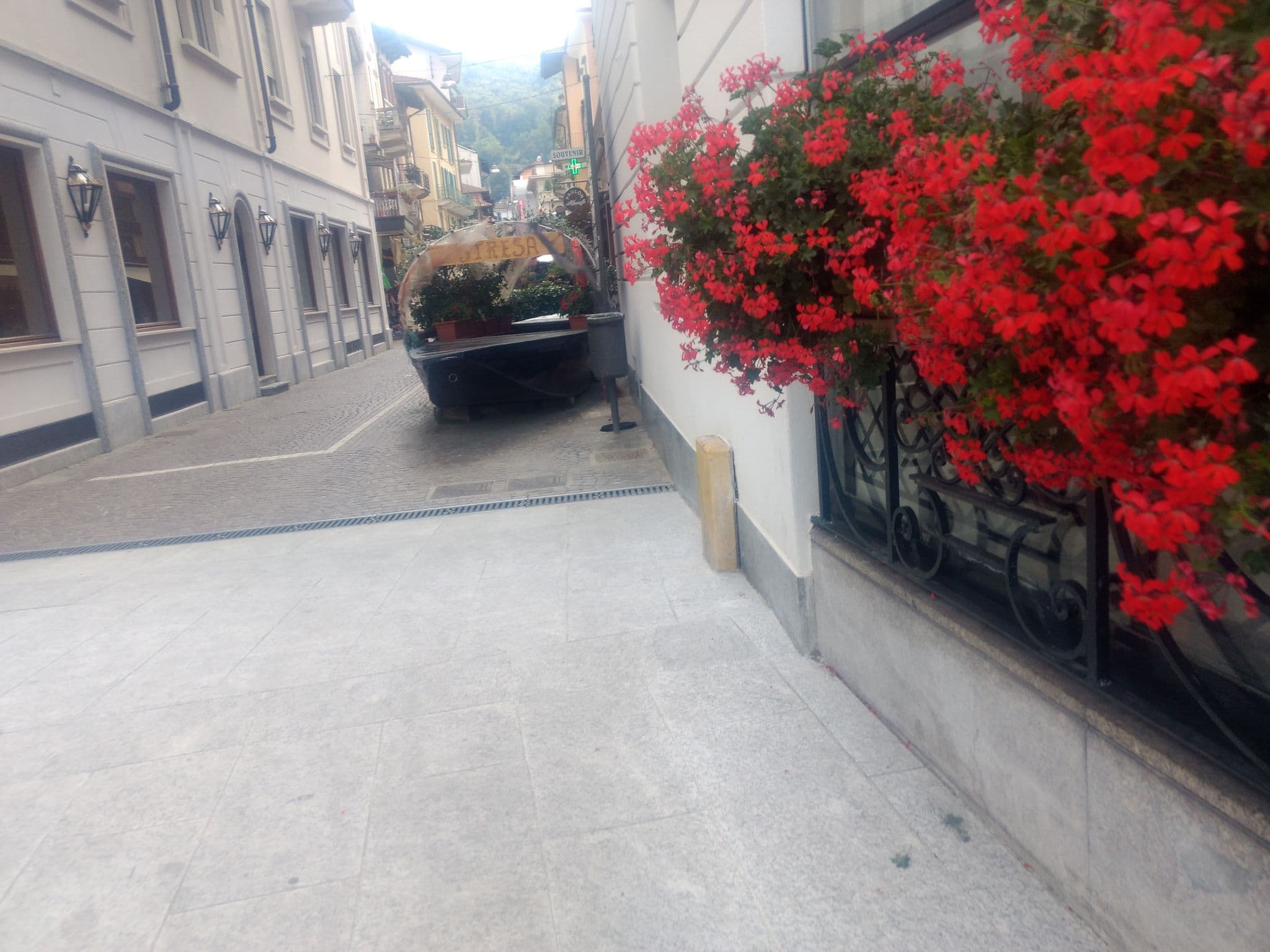 Street view near Hotel Moderno, Stresa — © mapeadora (CC BY-SA · Mapillary)