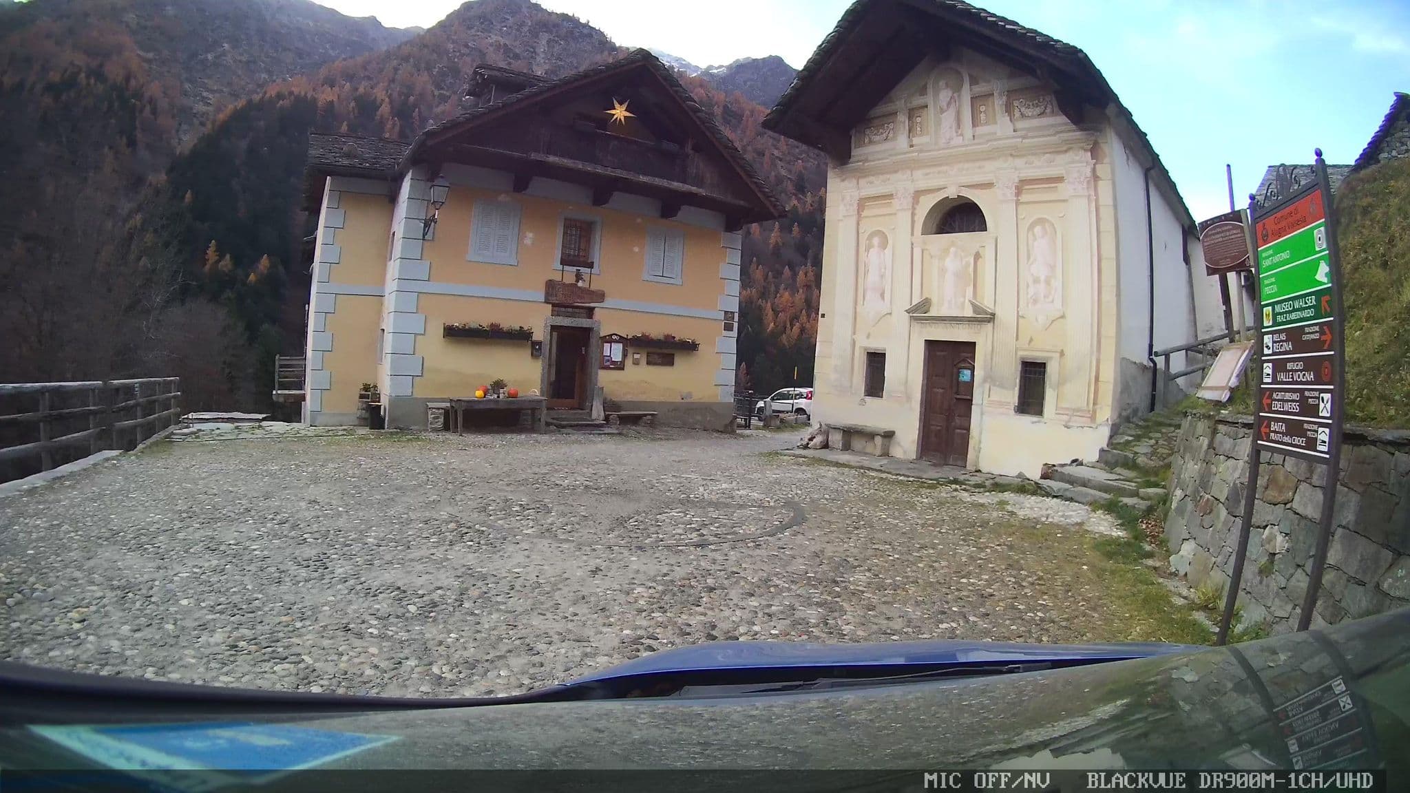 Street view near Rifugio Valle Vogna, Ayas — © jrachi (CC BY-SA · Mapillary)
