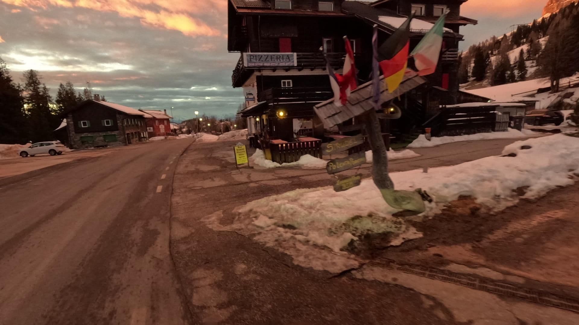 Street view near Pensione Rosengarten, Moena — © bct (CC BY-SA · Mapillary)