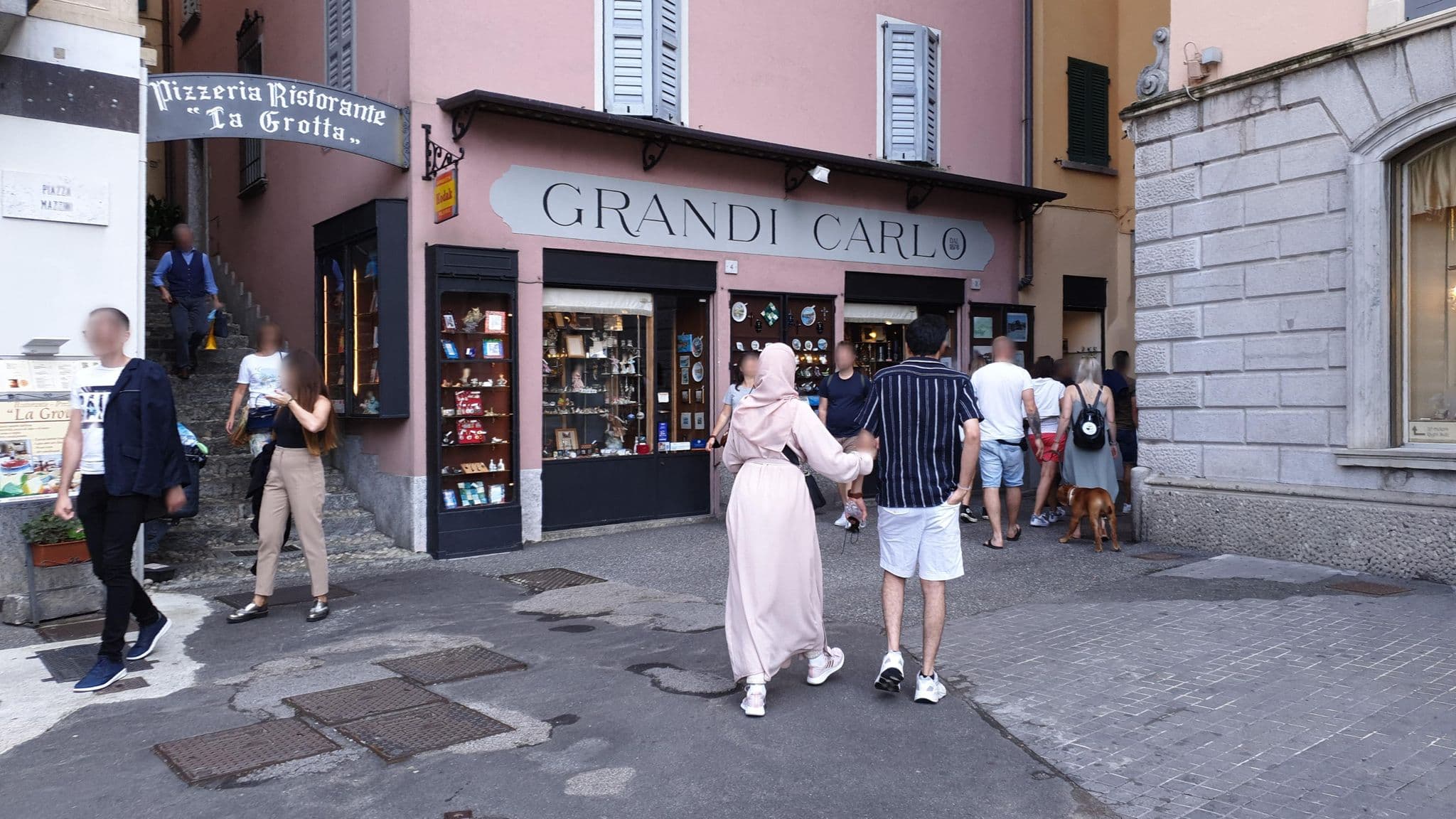 Street view near Hotel Suisse, Bellagio — © jopparn (CC BY-SA · Mapillary)